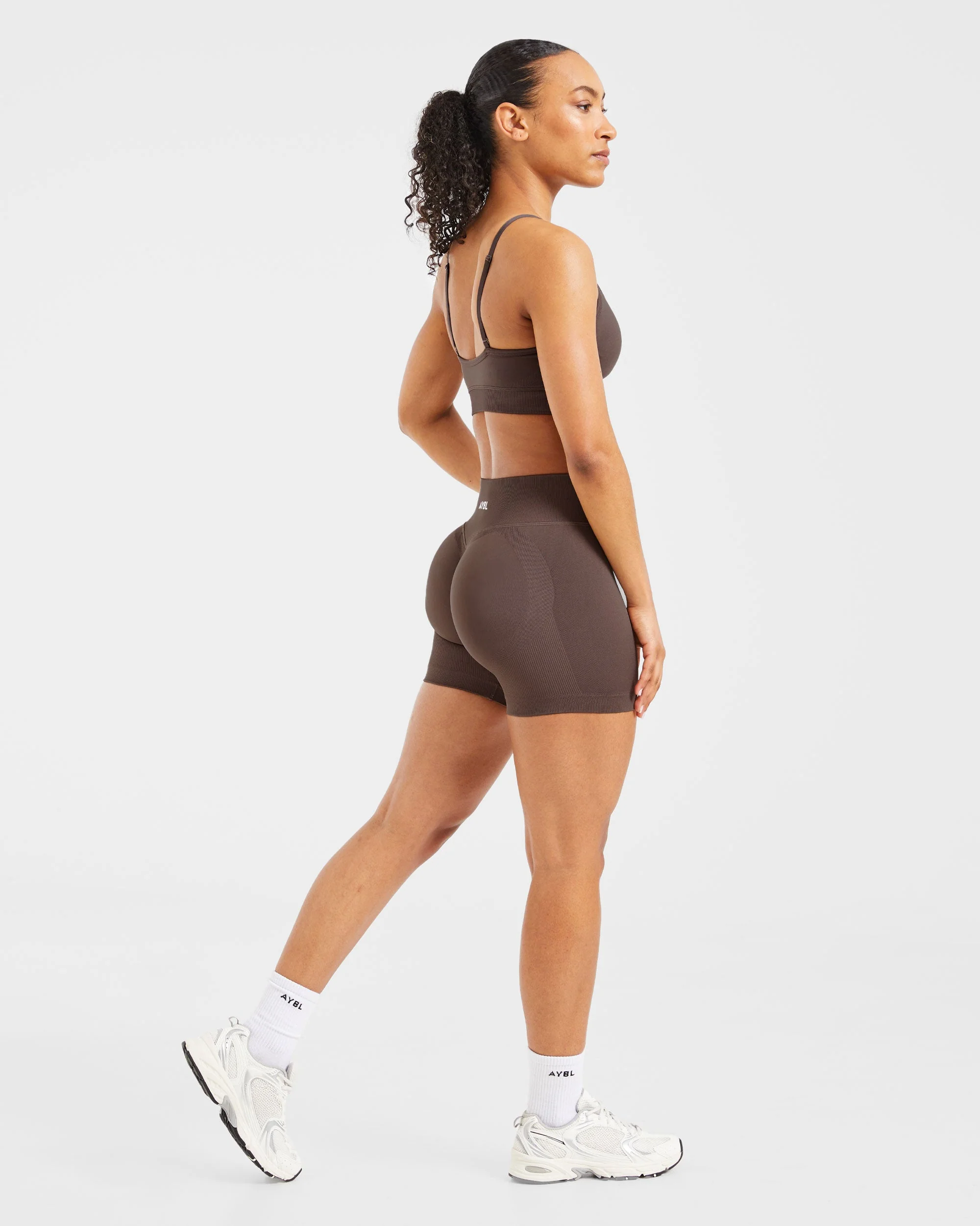 Adapt Seamless Shorts | 4.5" - Brun - Image 4
