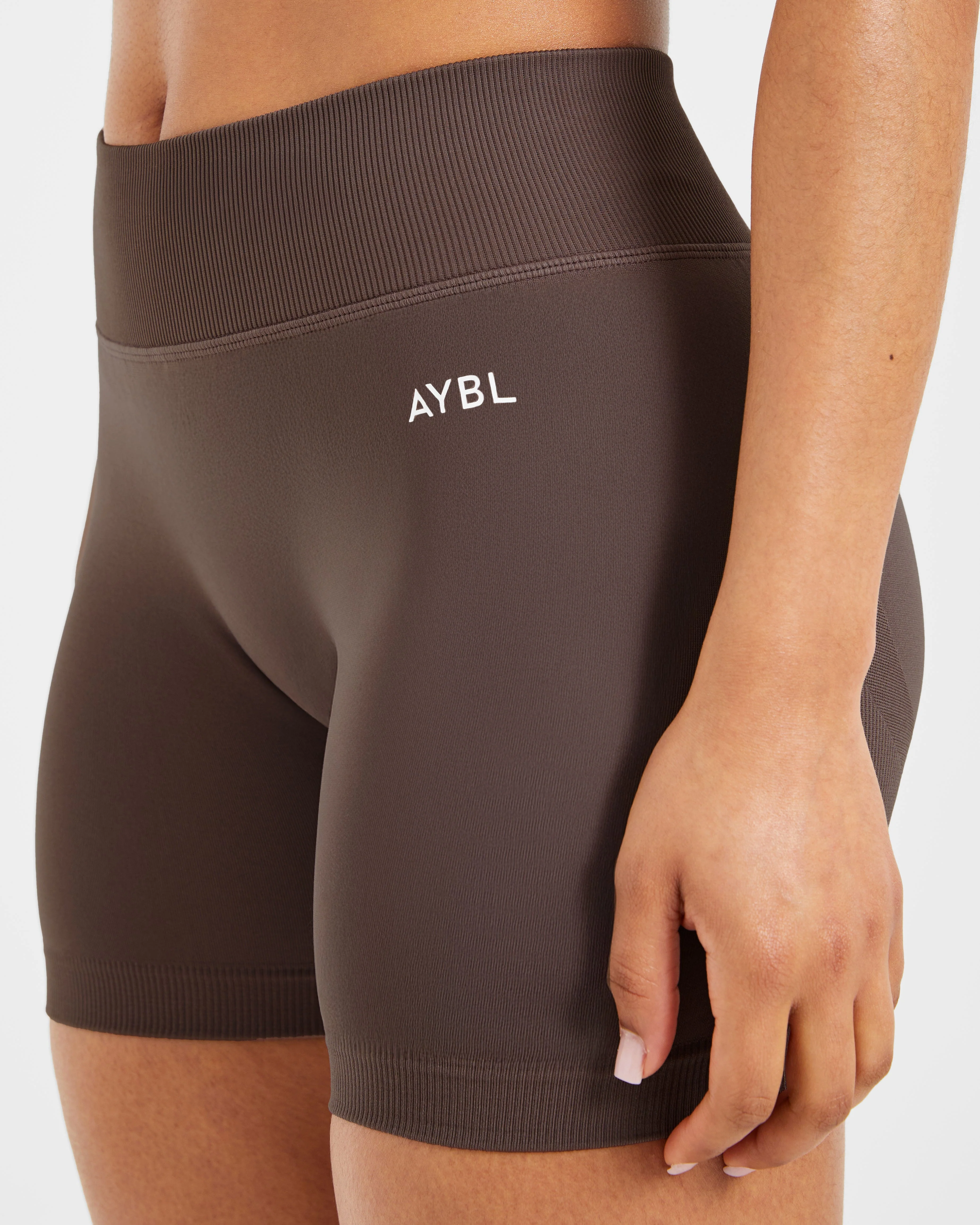 Adapt Seamless Shorts | 4.5" - Brun - Image 6