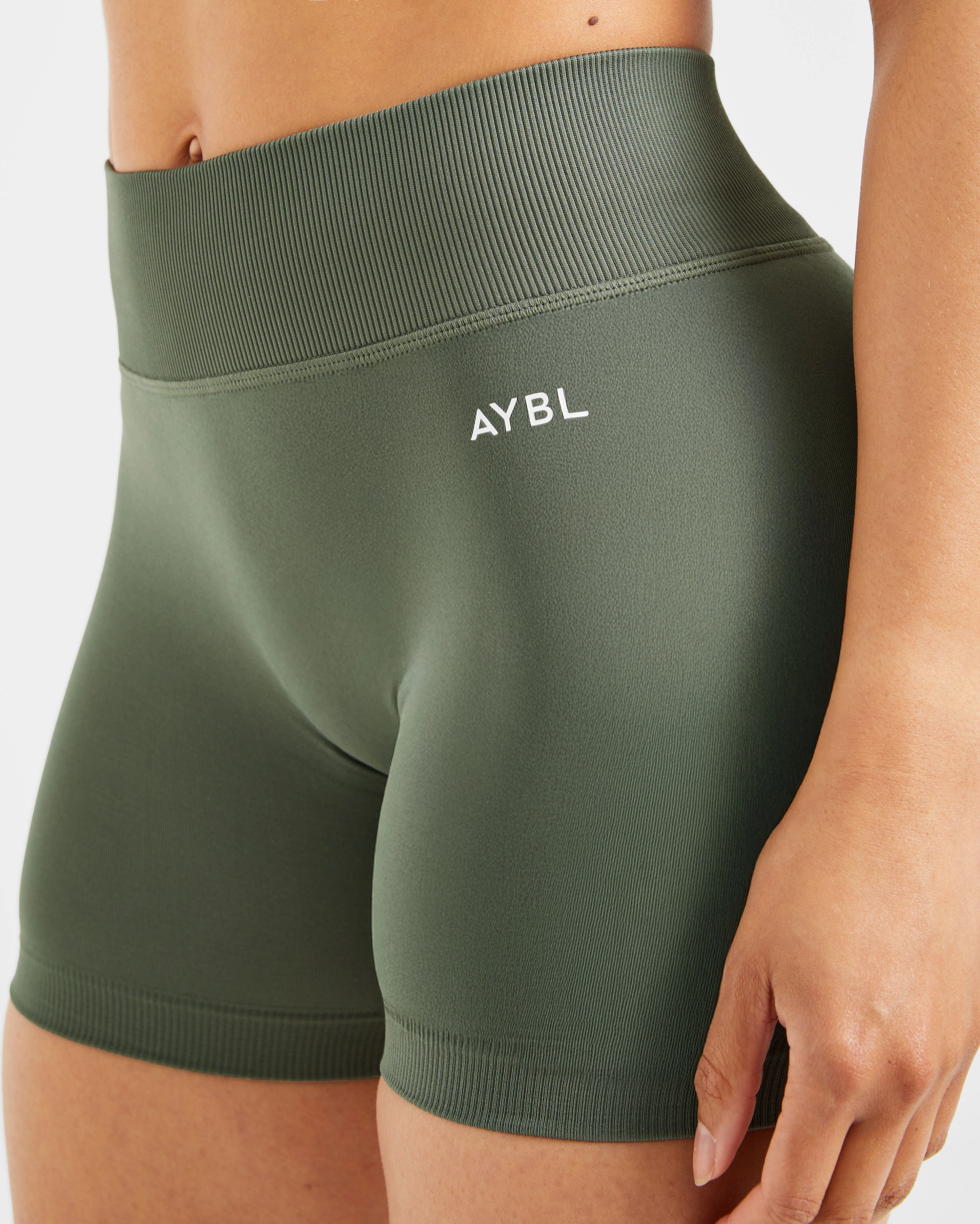 Adapt Seamless Shorts | 4.5" - Vert - Image 6