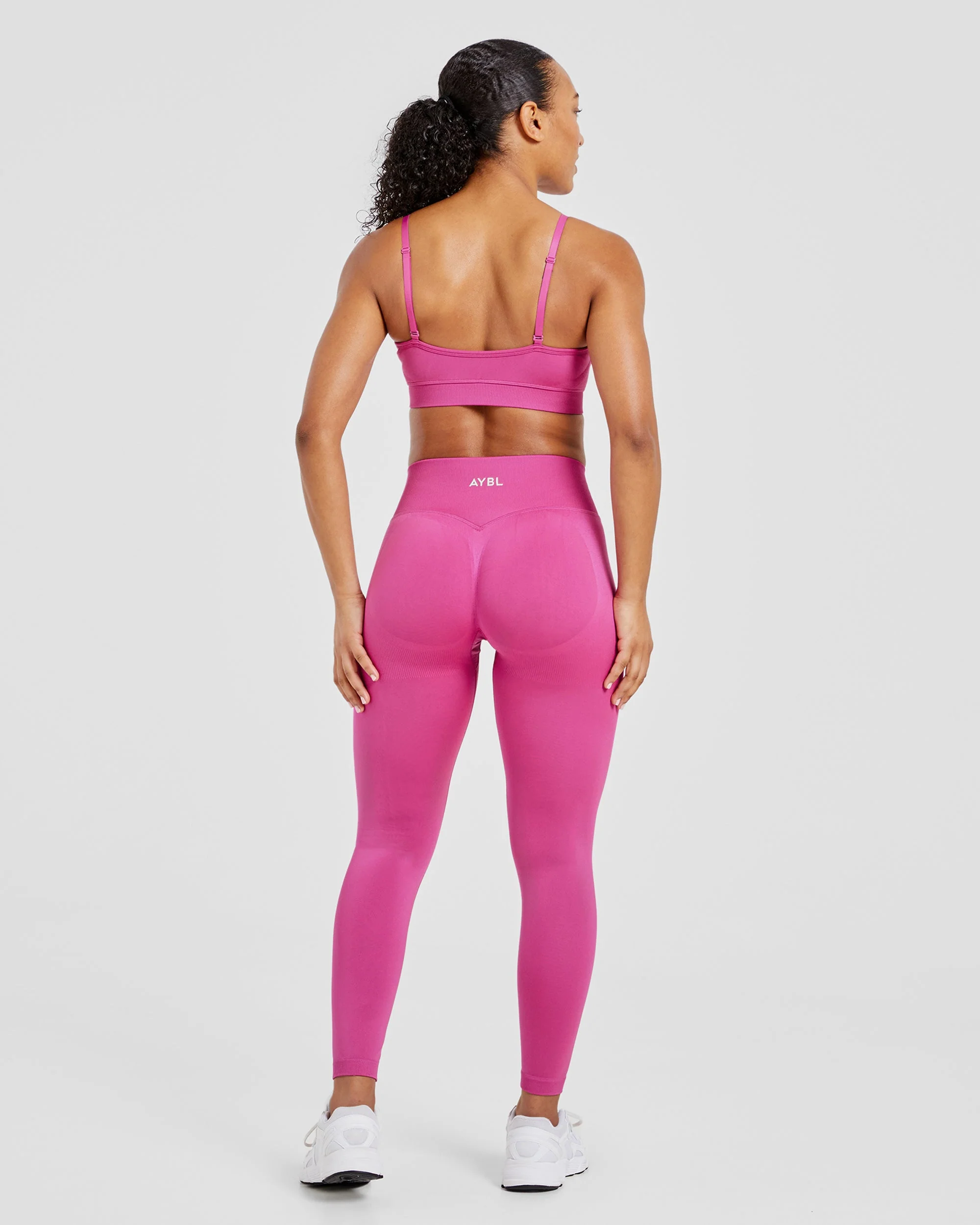 Adapt Seamless Sports Bra - Rose - Image 4