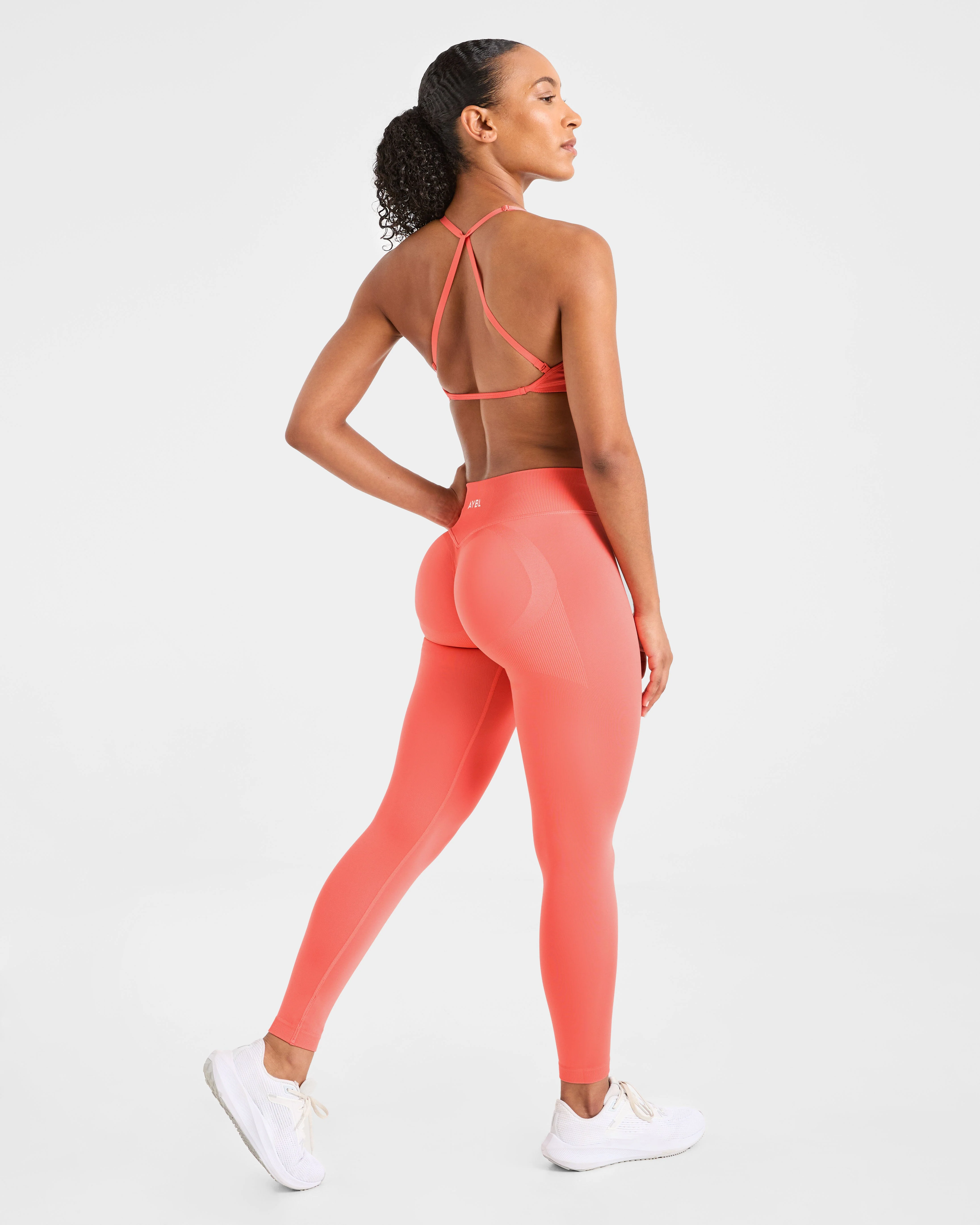 Adapt Seamless Strappy Sports Bra - Summer Pêche - Image 4