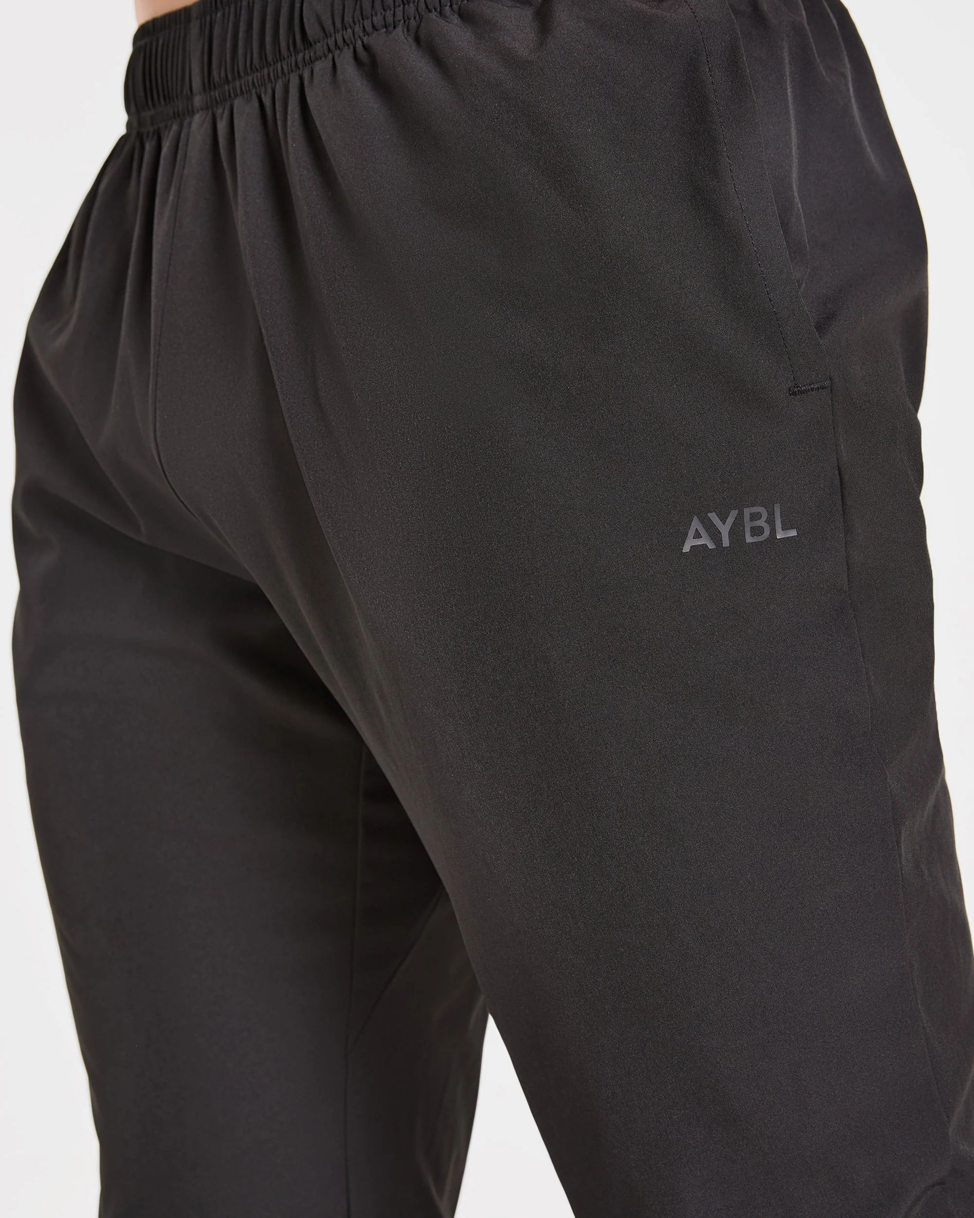 Ascend Woven Joggers - Noir - Image 5