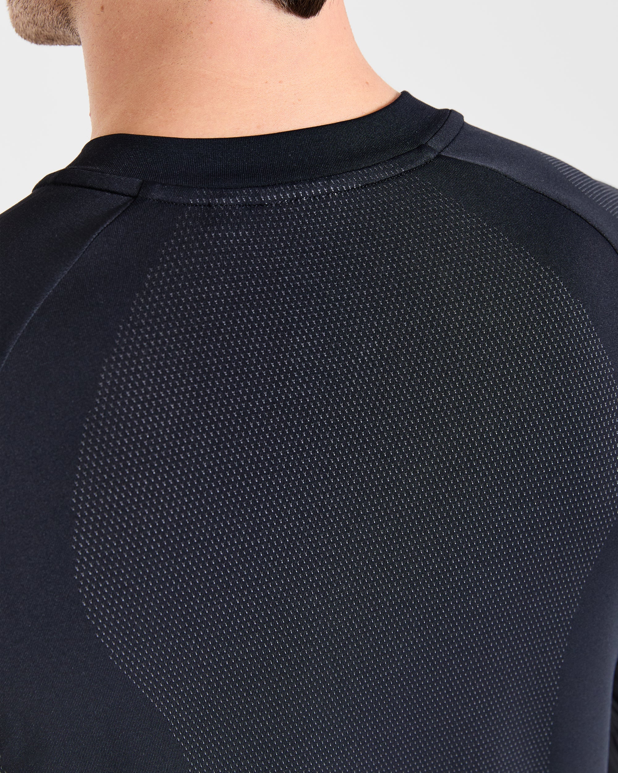 Attain Seamless Long Sleeve T Shirt - Noir - Image 5