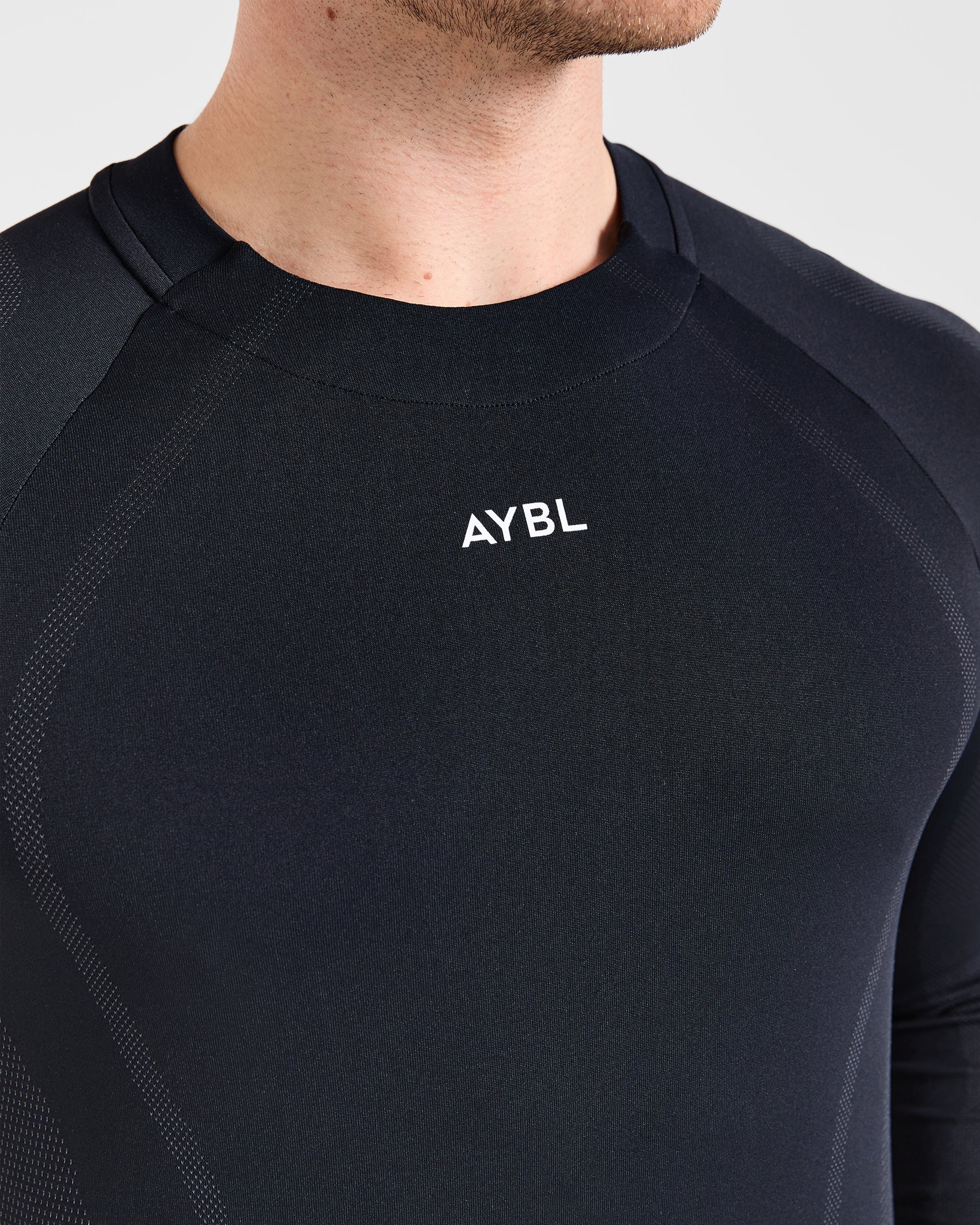 Attain Seamless Long Sleeve T Shirt - Noir - Image 6