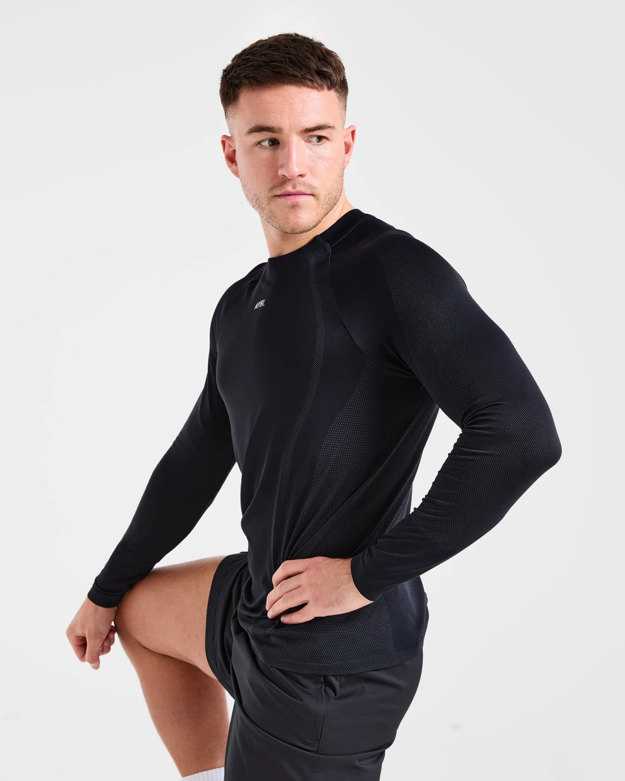 Attain Seamless Long Sleeve T Shirt - Noir - Image 8