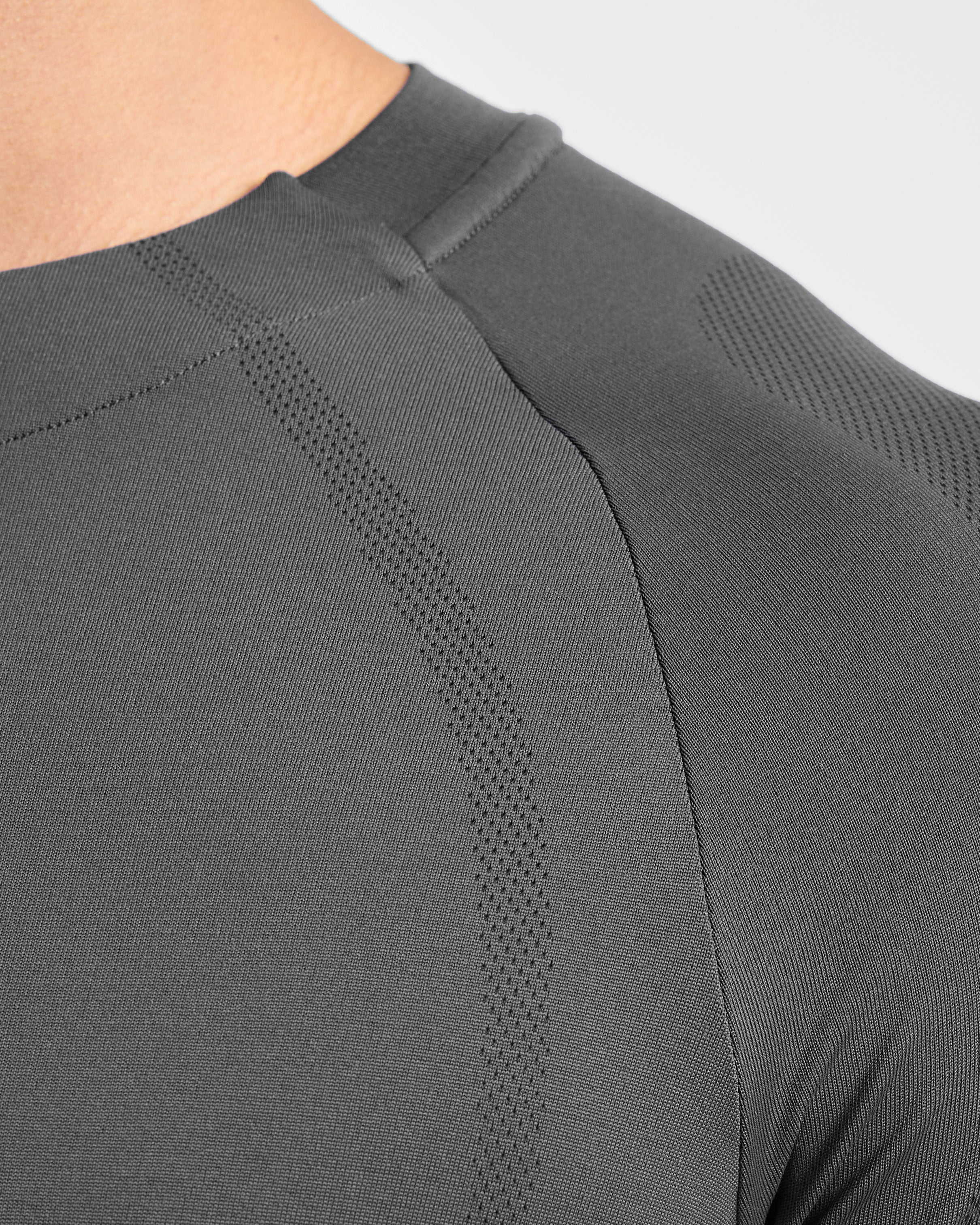 Attain Seamless T Shirt - Storm Gris - Image 6