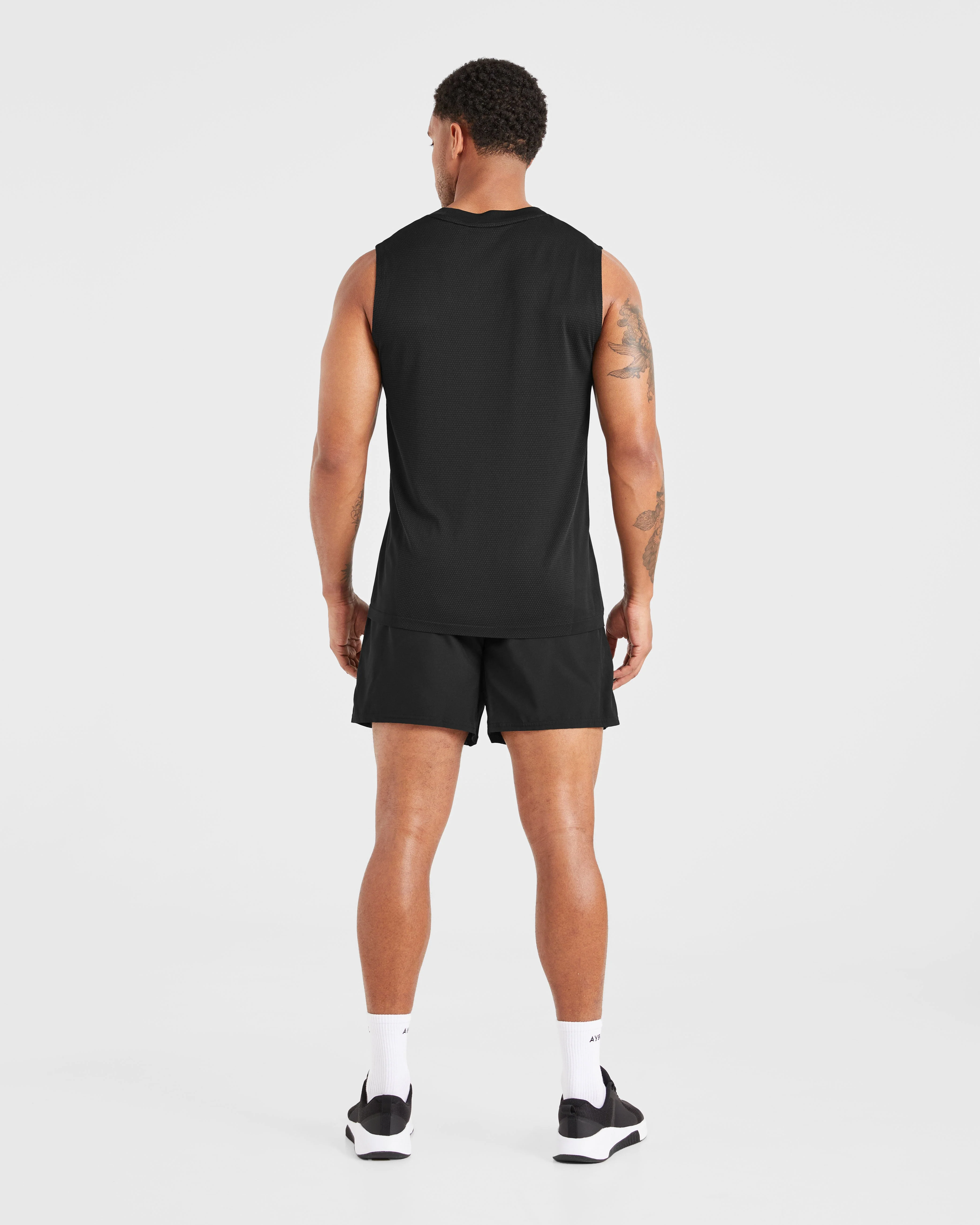 Attain Seamless Vest - Black - Image 4