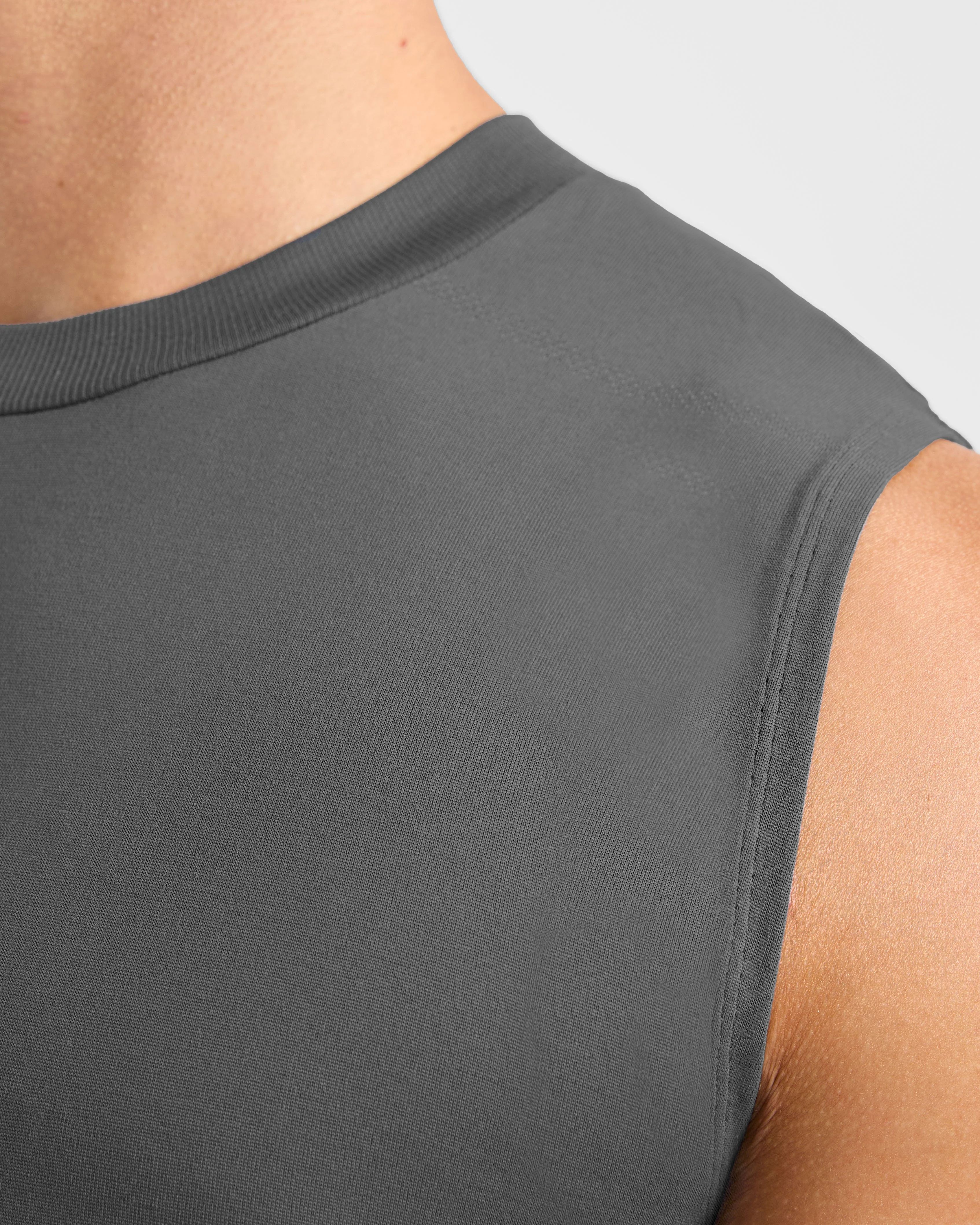 Attain Seamless Vest - Storm Gris - Image 6
