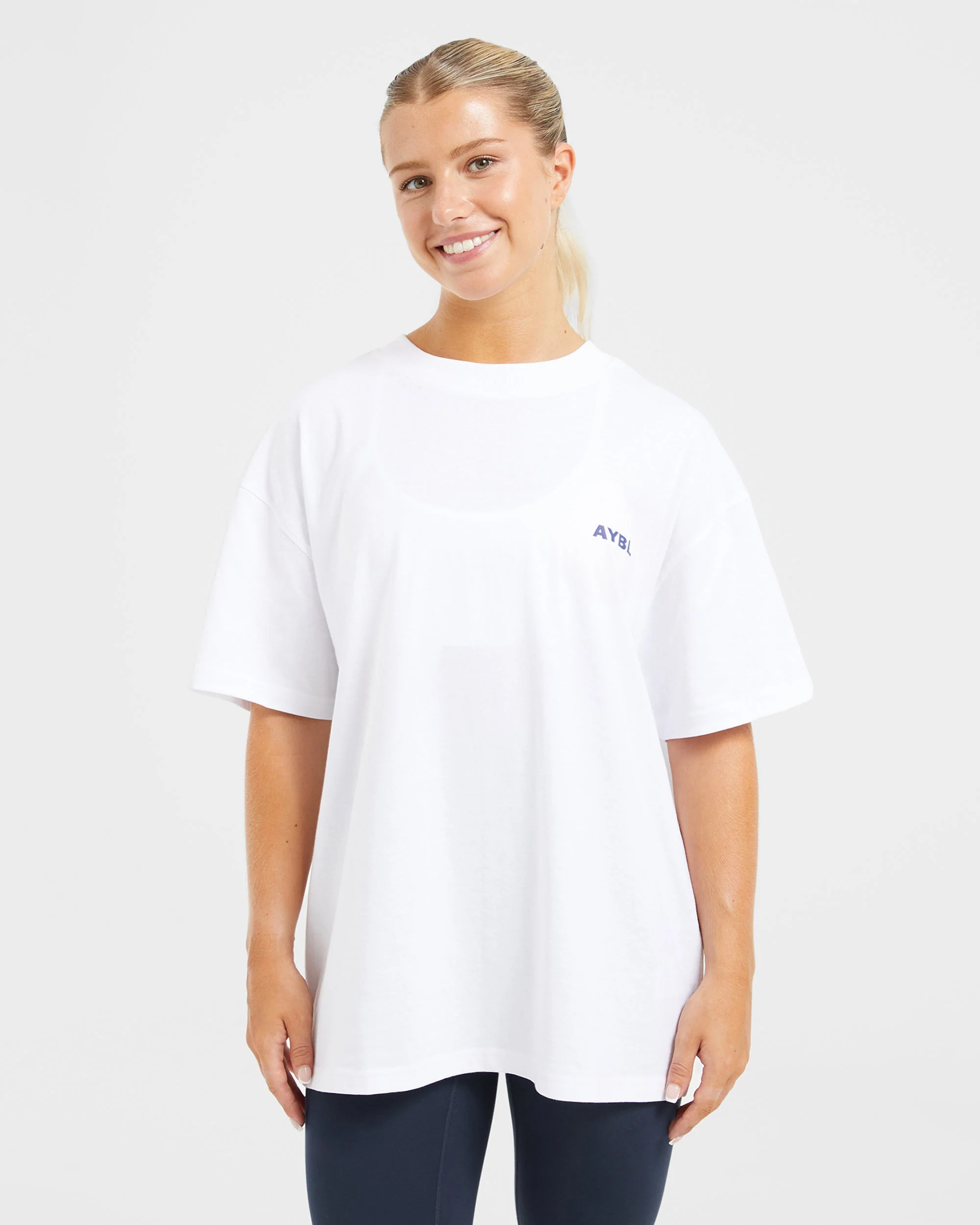 AYBL Lift Italic Oversized T Shirt - Blanc/Navy - Image 2