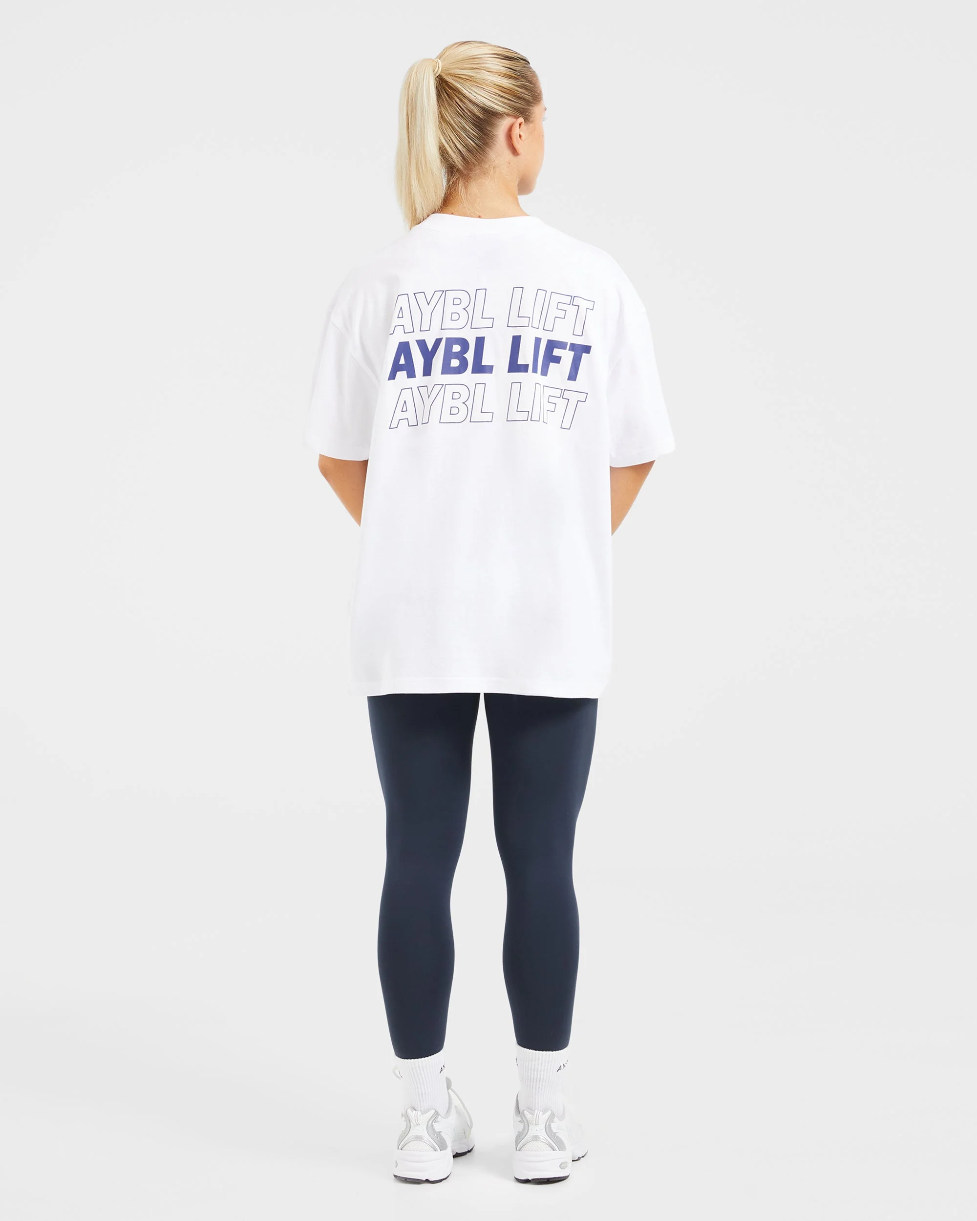 AYBL Lift Italic Oversized T Shirt - Blanc/Navy - Image 4