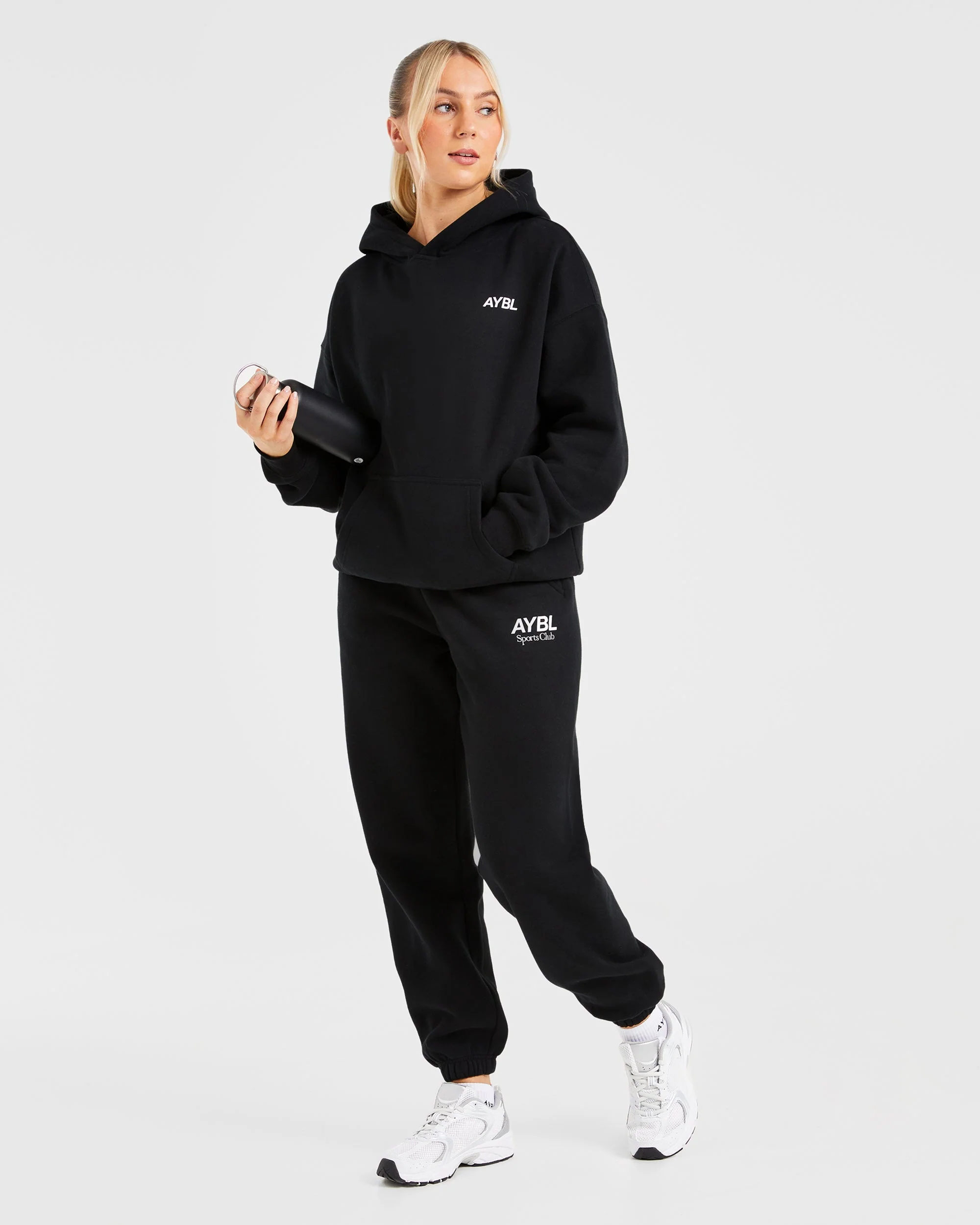 AYBL Sports Club Oversized Joggers - Noir/Blanc - Image 7