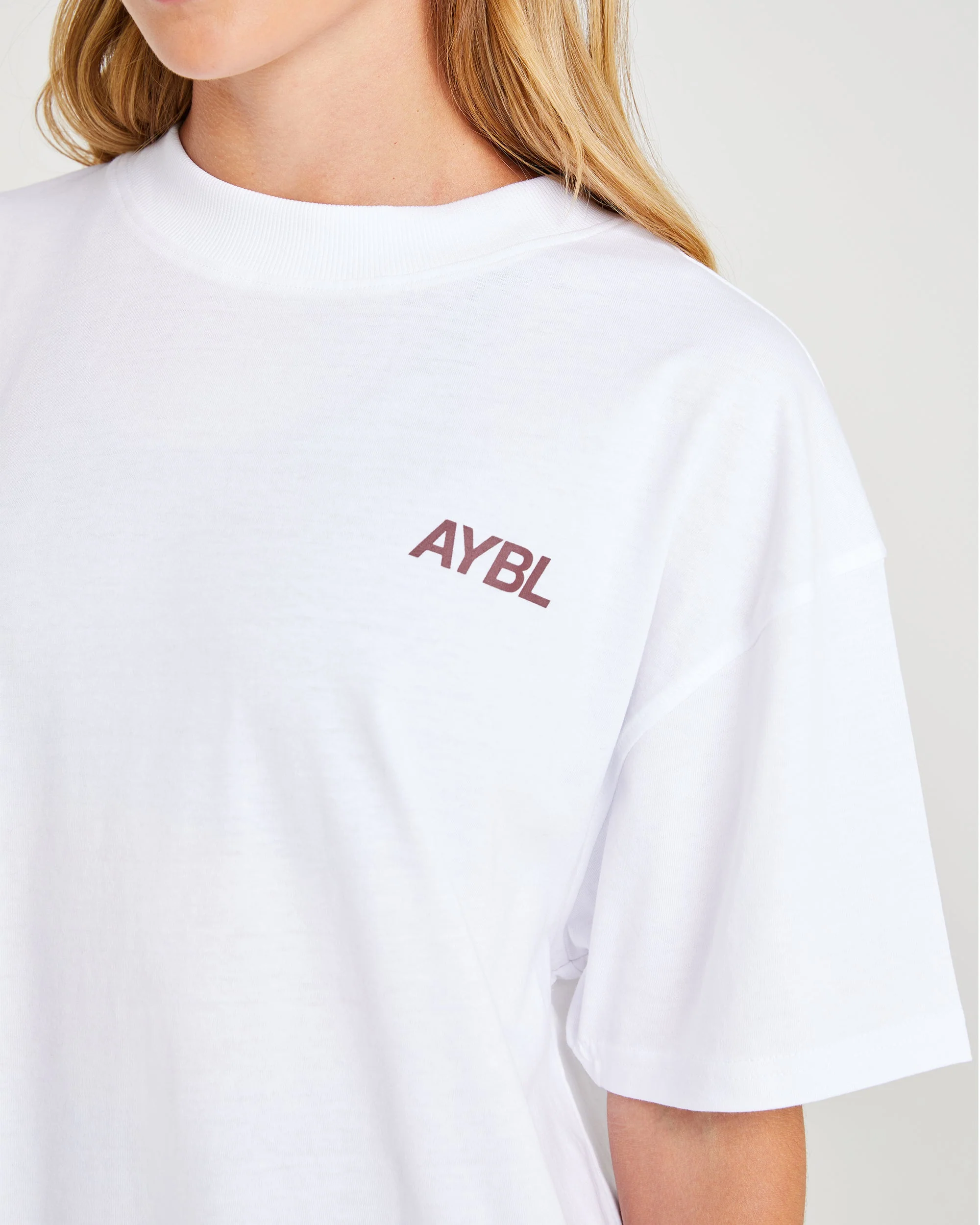 AYBL Sports Club Oversized T Shirt - Blanc/Bourgogne - Image 6