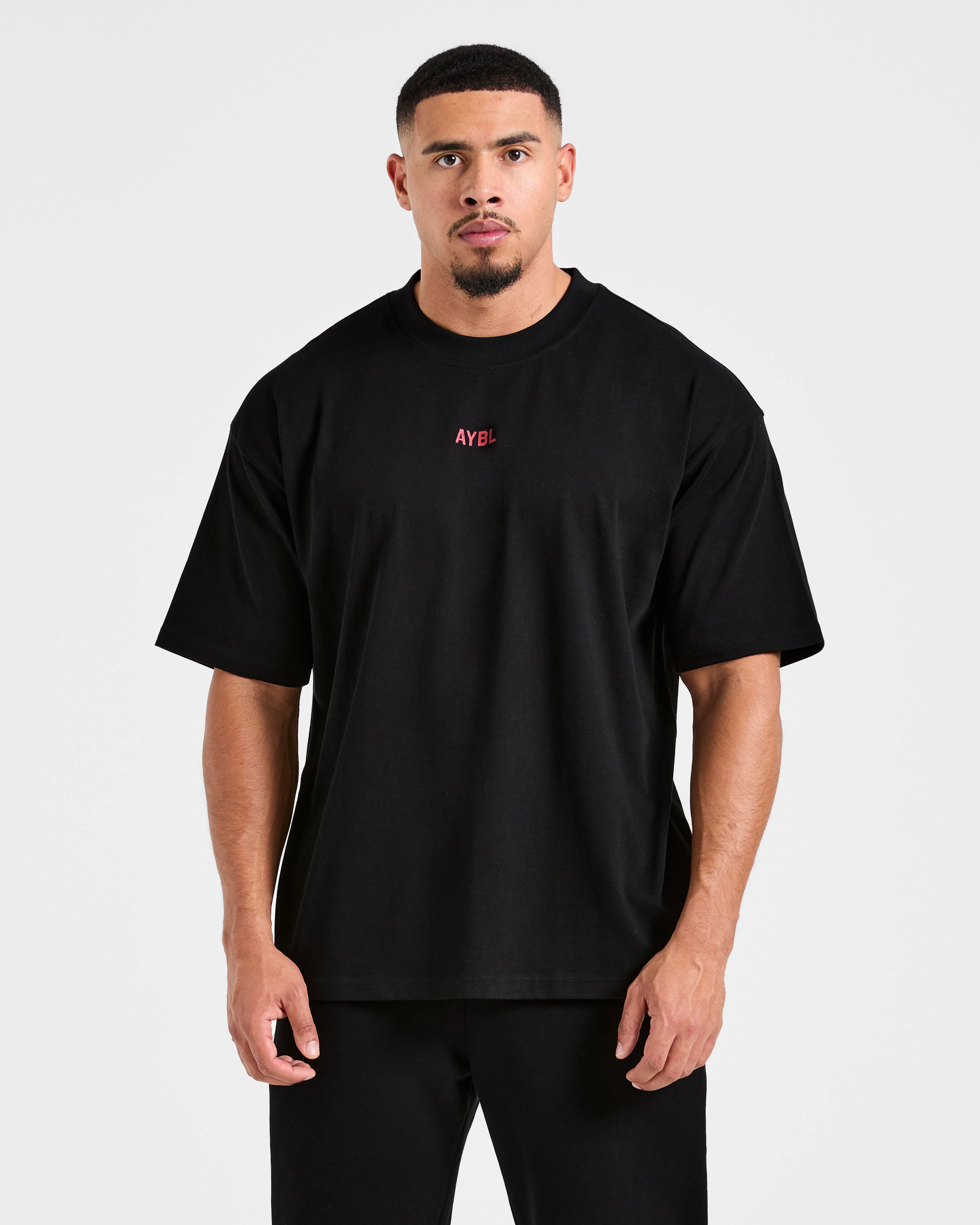 Cam Kissel x Strength Starts Here Oversized T Shirt  - Noir/Rouge - Image 2