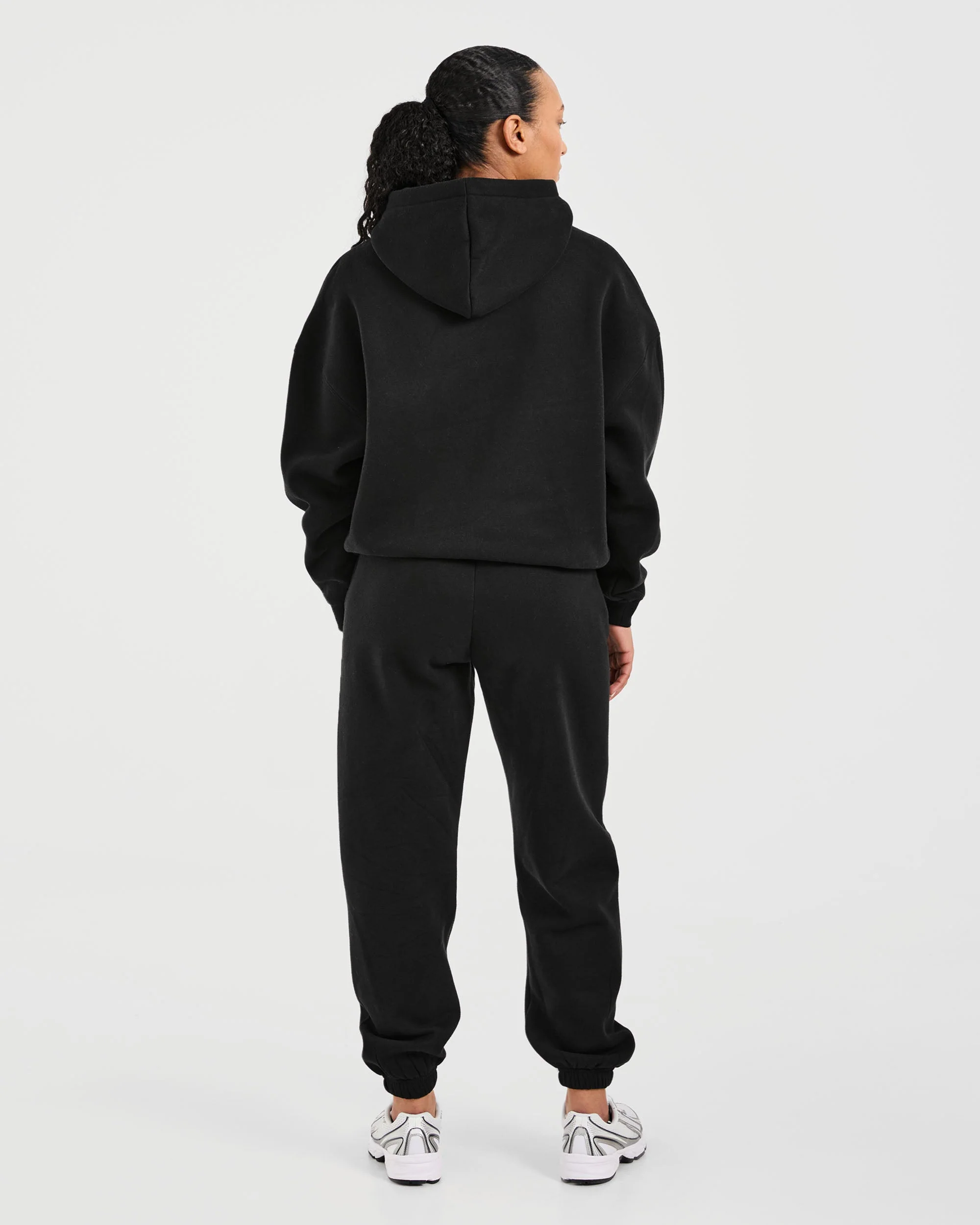 Classic Plush Oversized Hoodie - Noir - Image 4