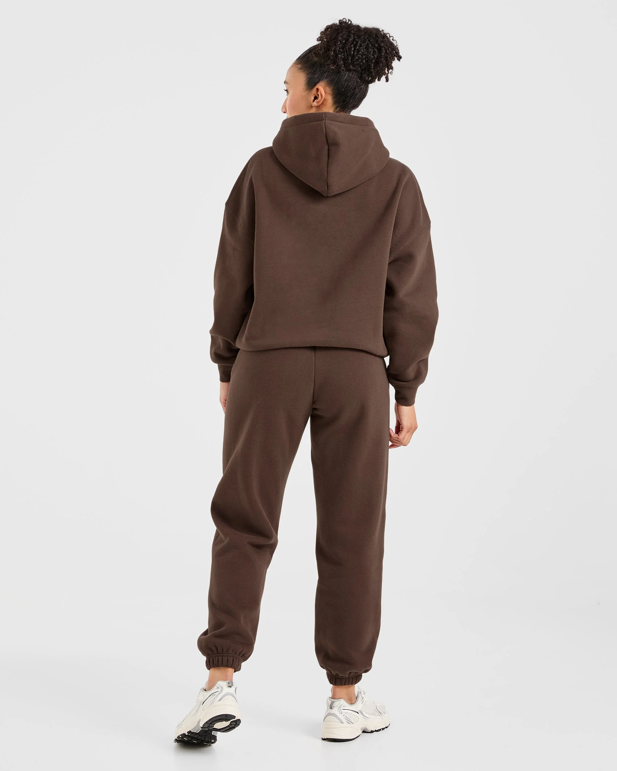 Classic Plush Oversized Joggers - Marron - Image 4
