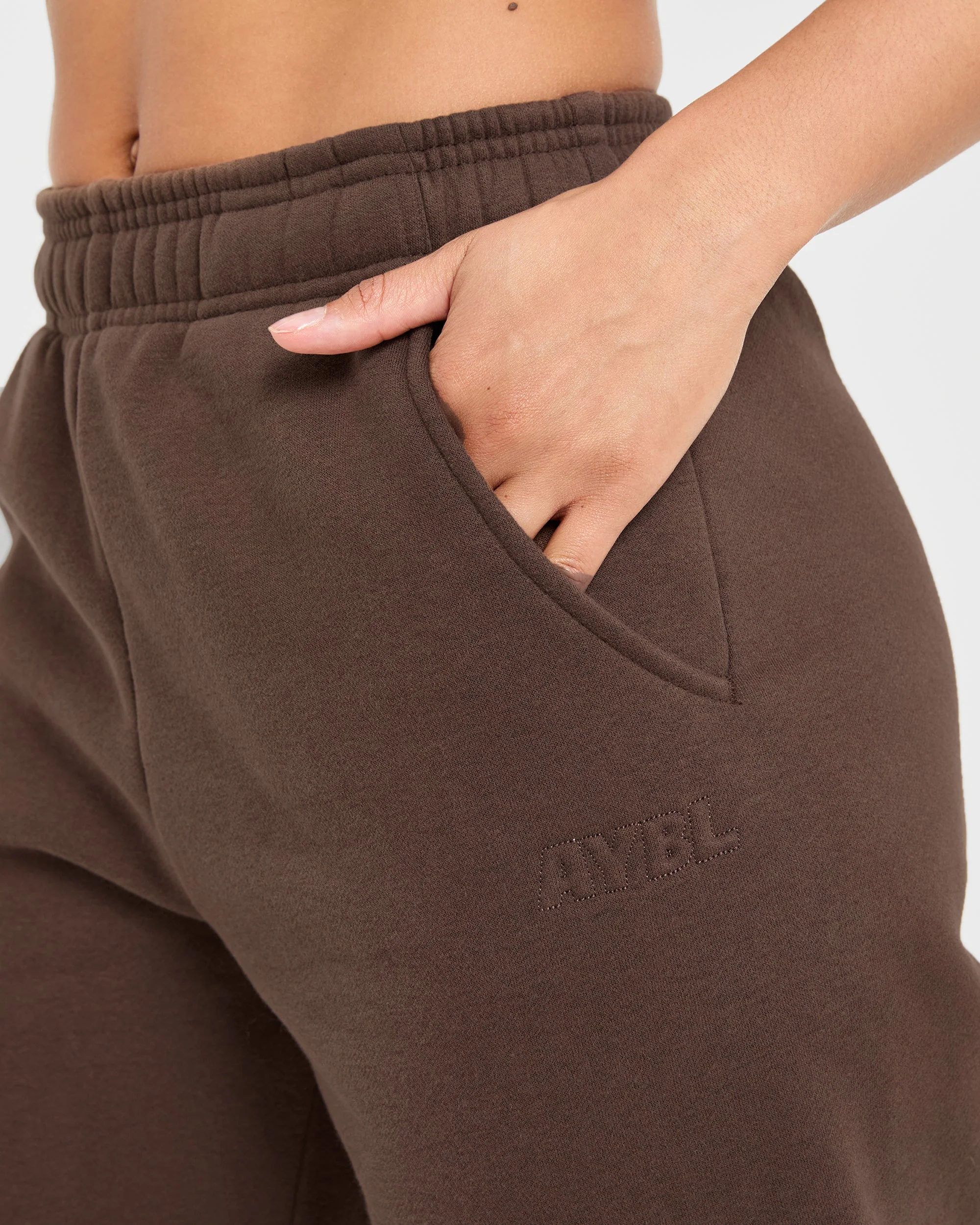 Classic Plush Oversized Joggers - Marron - Image 5