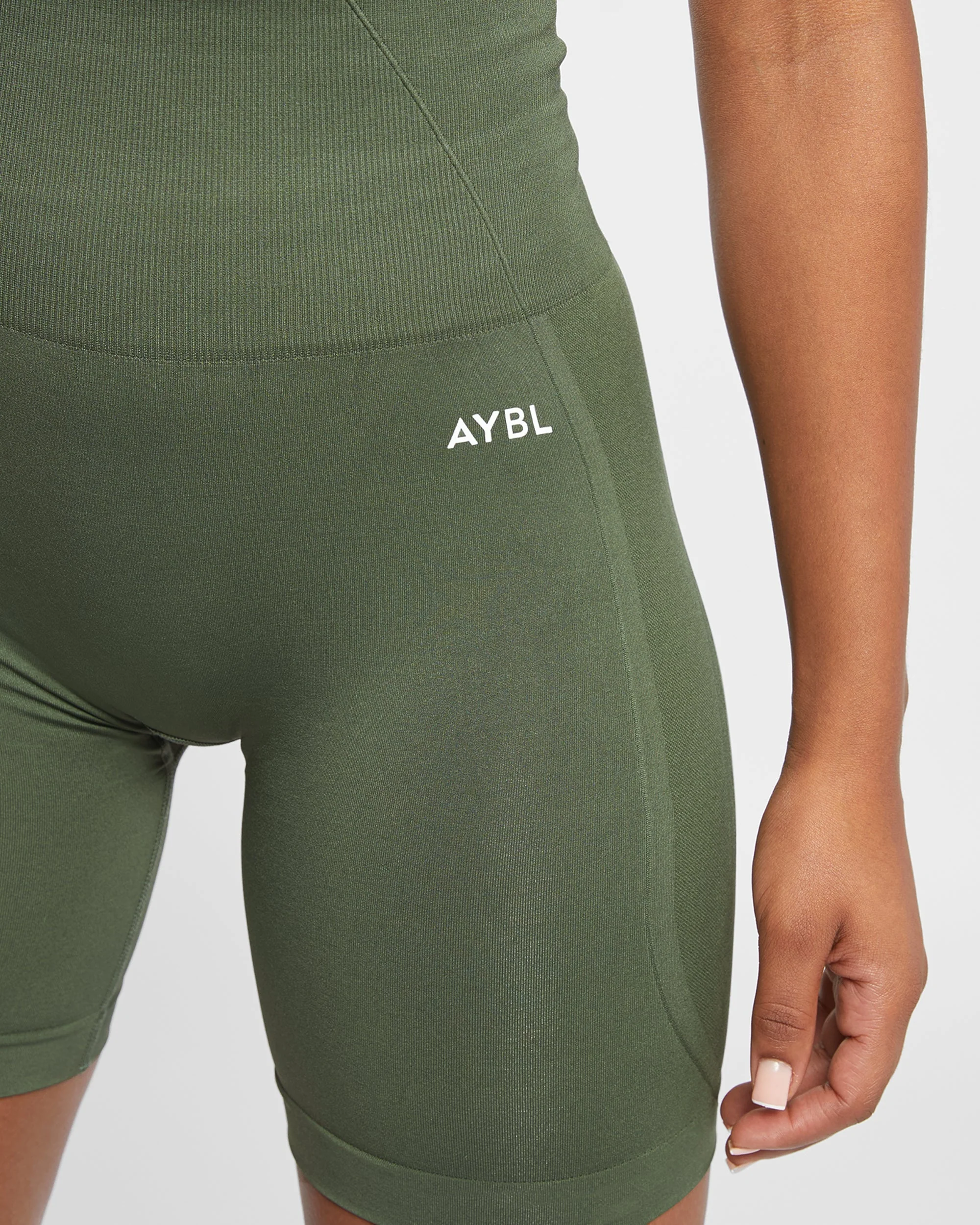 Empower Seamless Cycling Shorts - Khaki Vert - Image 5