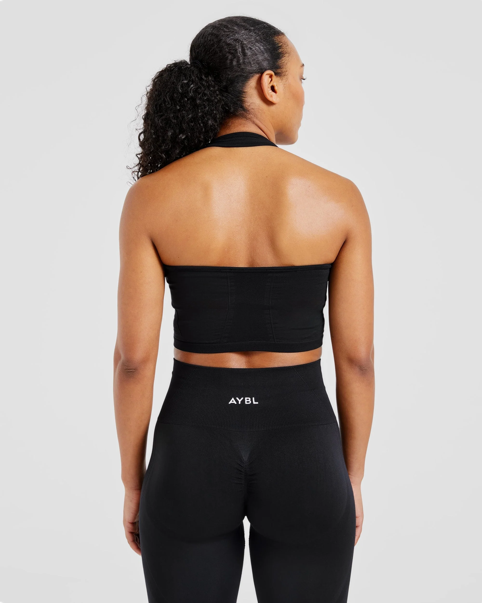 Empower Seamless Halterneck Crop Top - Noir - Image 2
