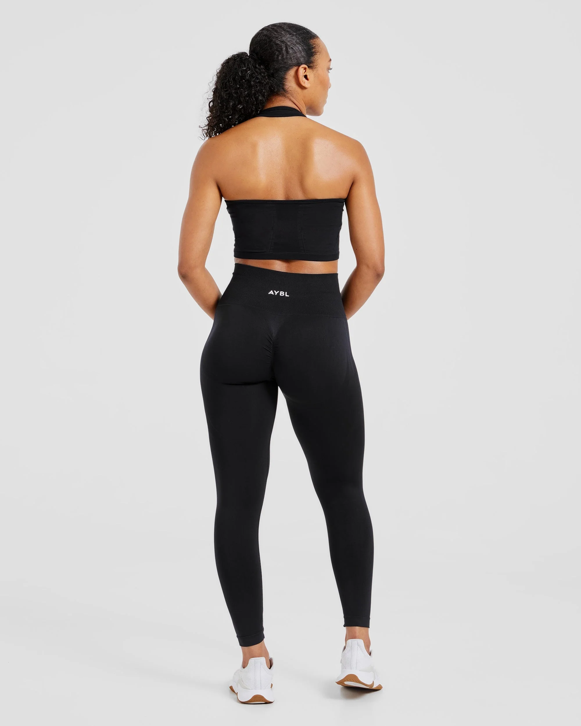Empower Seamless Halterneck Crop Top - Noir - Image 4