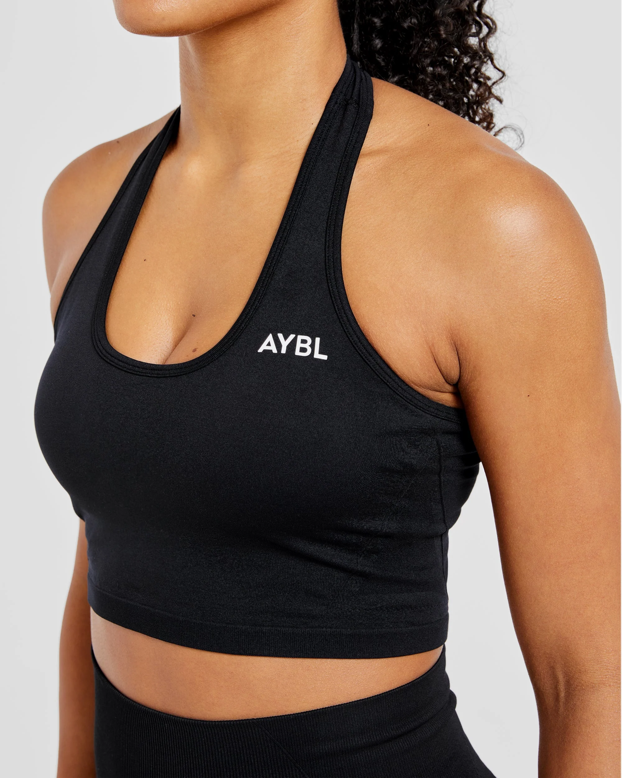 Empower Seamless Halterneck Crop Top - Noir - Image 5