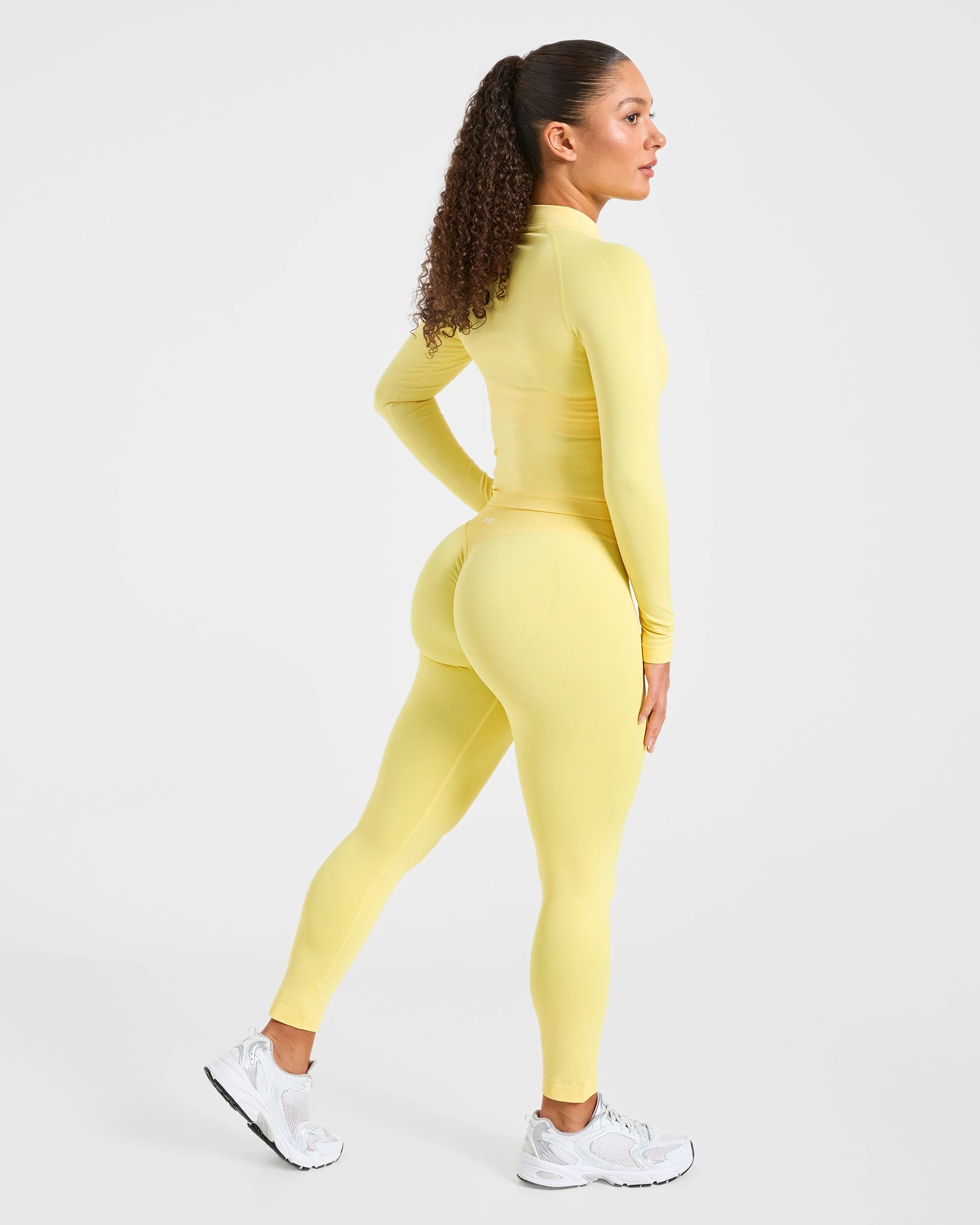 Enhance Seamless Jacket - Bright Jaune - Image 4