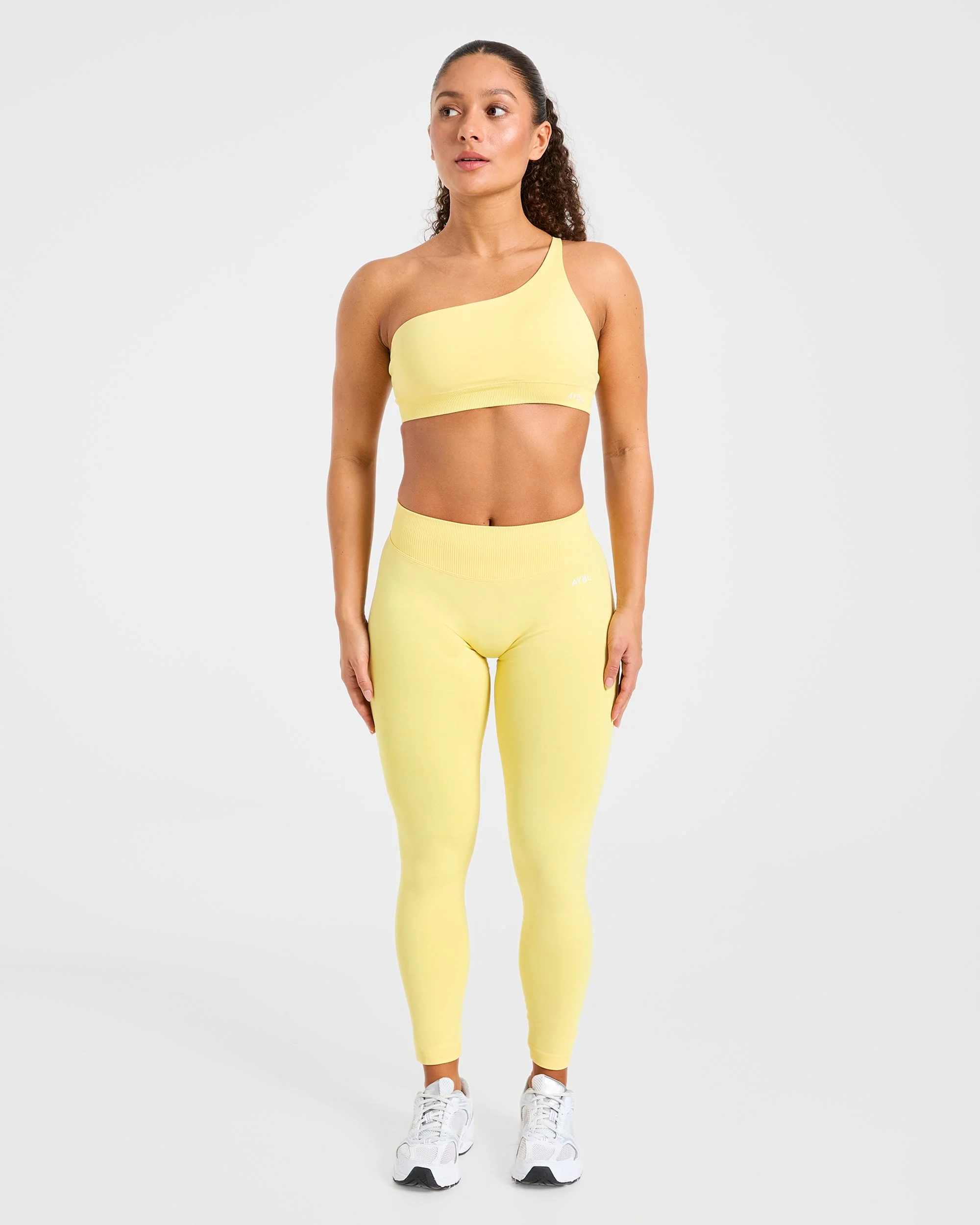 Enhance Seamless One Shoulder Sports Bra - Bright Jaune - Image 3