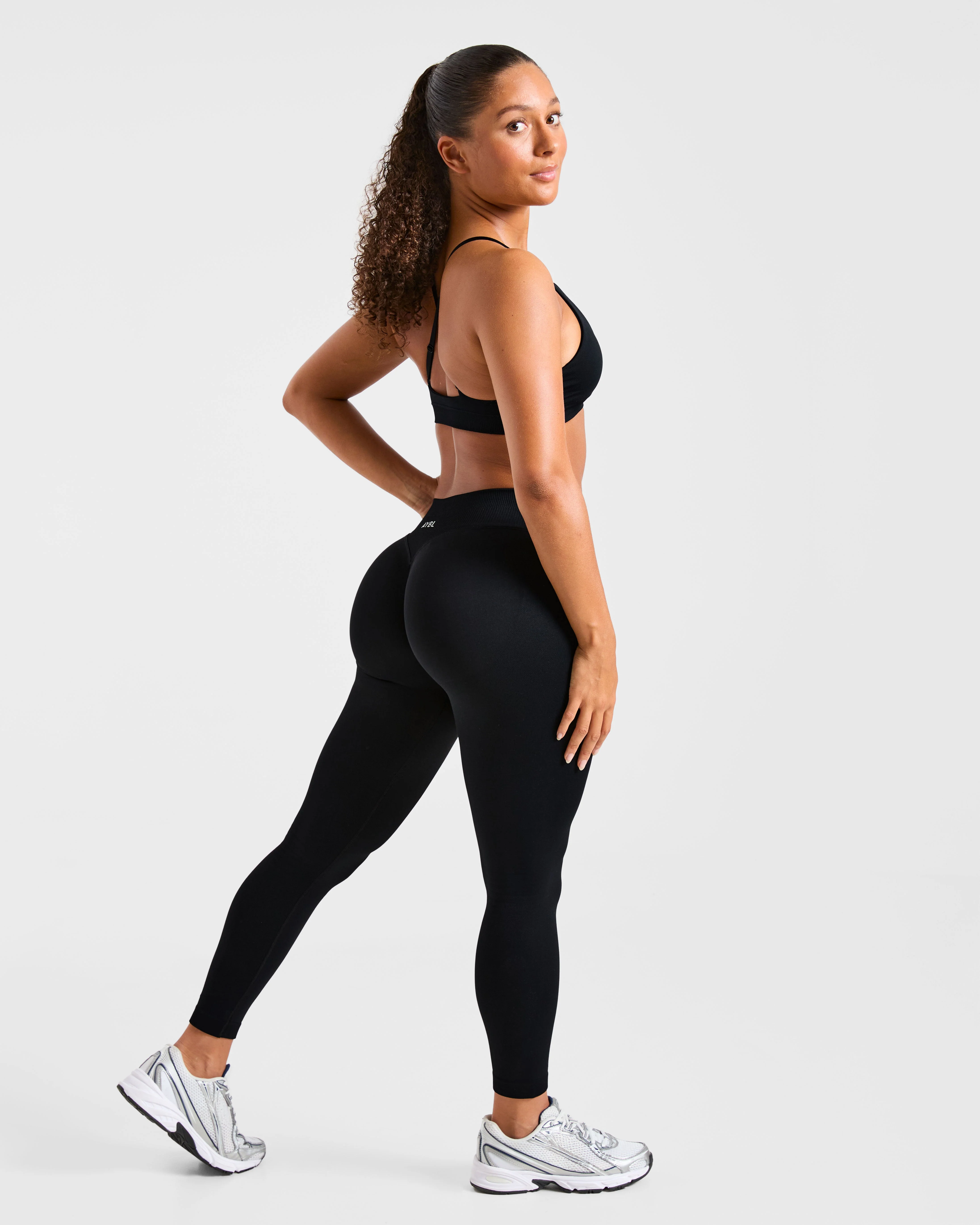 Enhance Seamless Sports Bra - Noir - Image 4