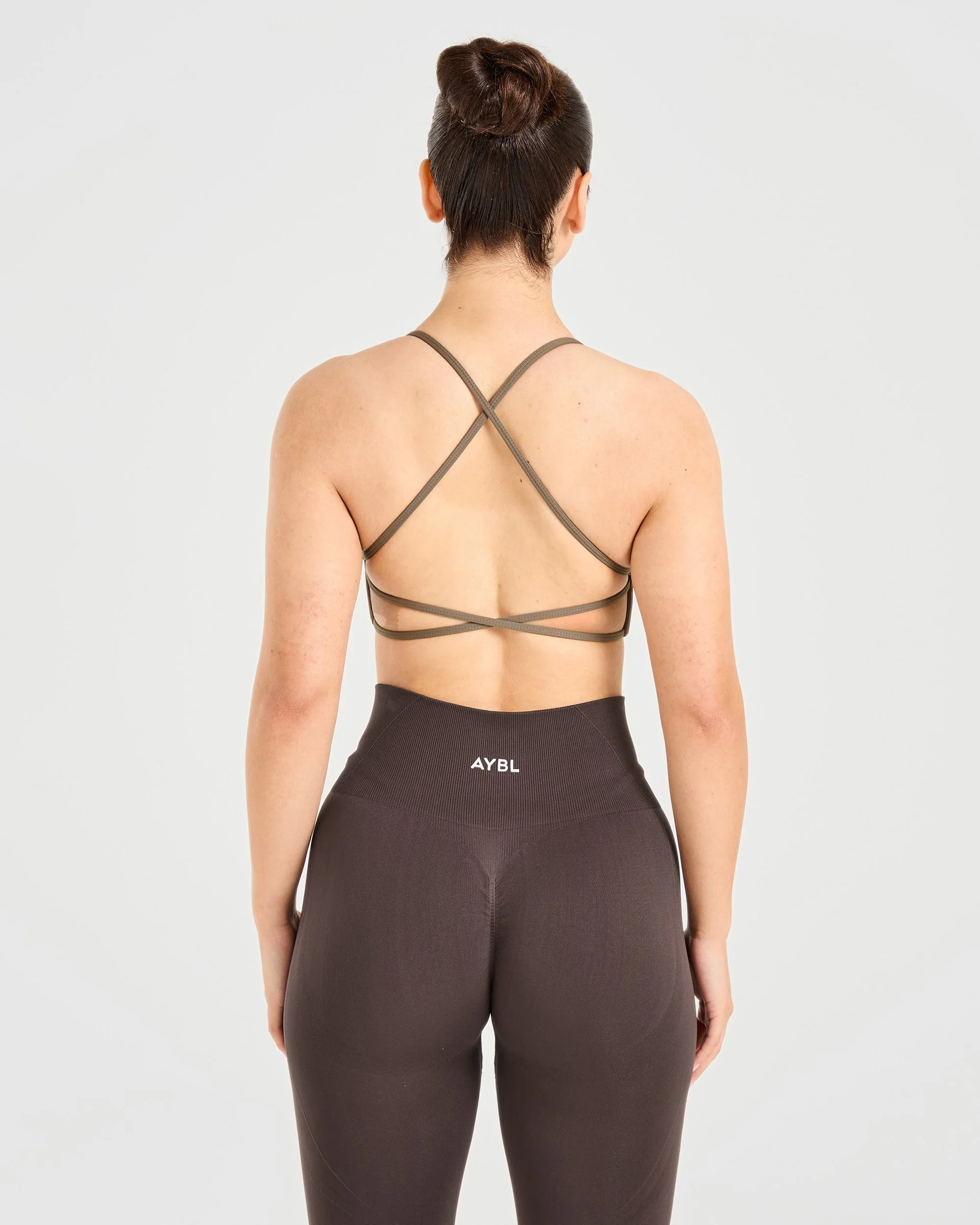 Essential Crossback Sports Bra - Mocha Brun - Image 2