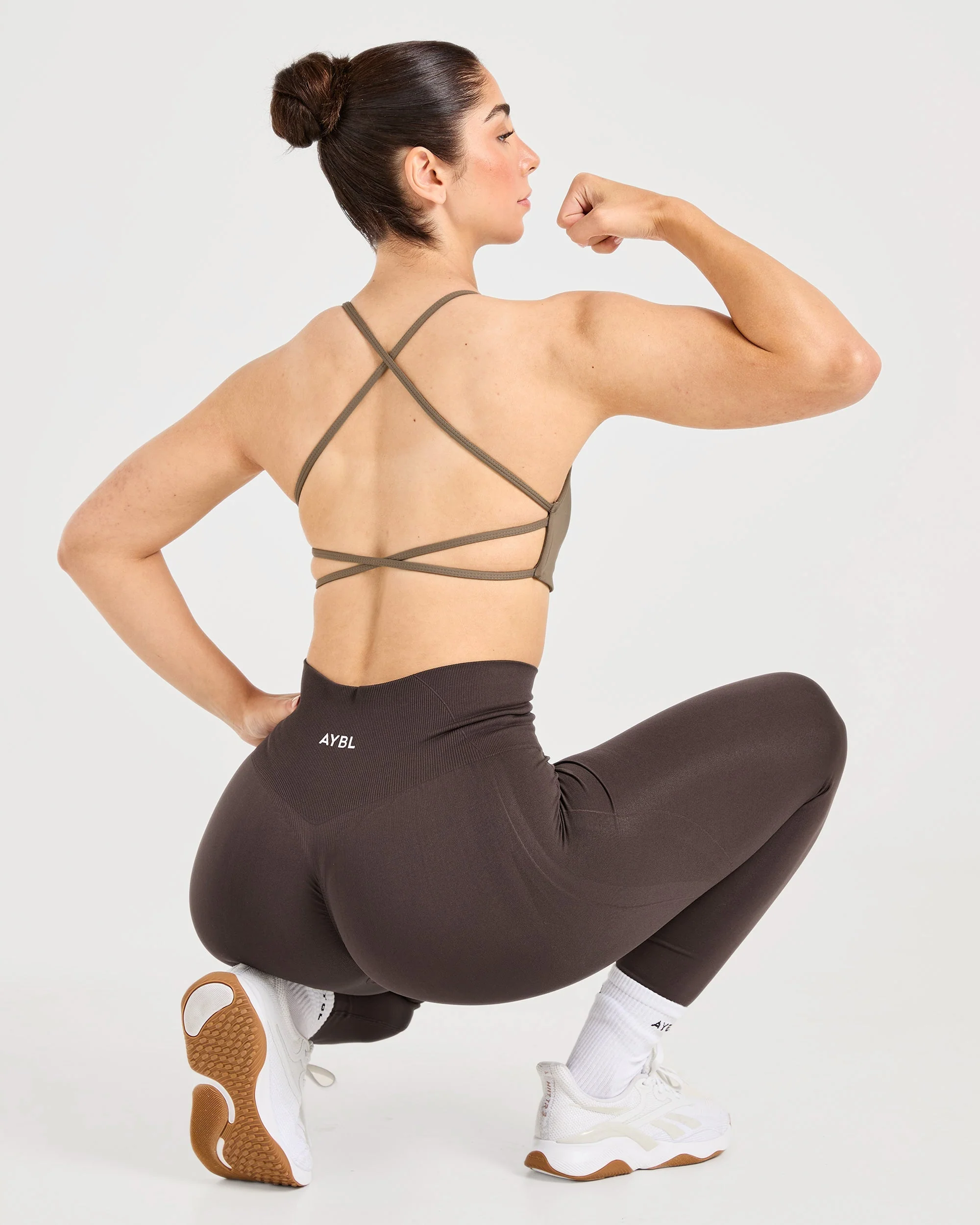 Essential Crossback Sports Bra - Mocha Brun - Image 7