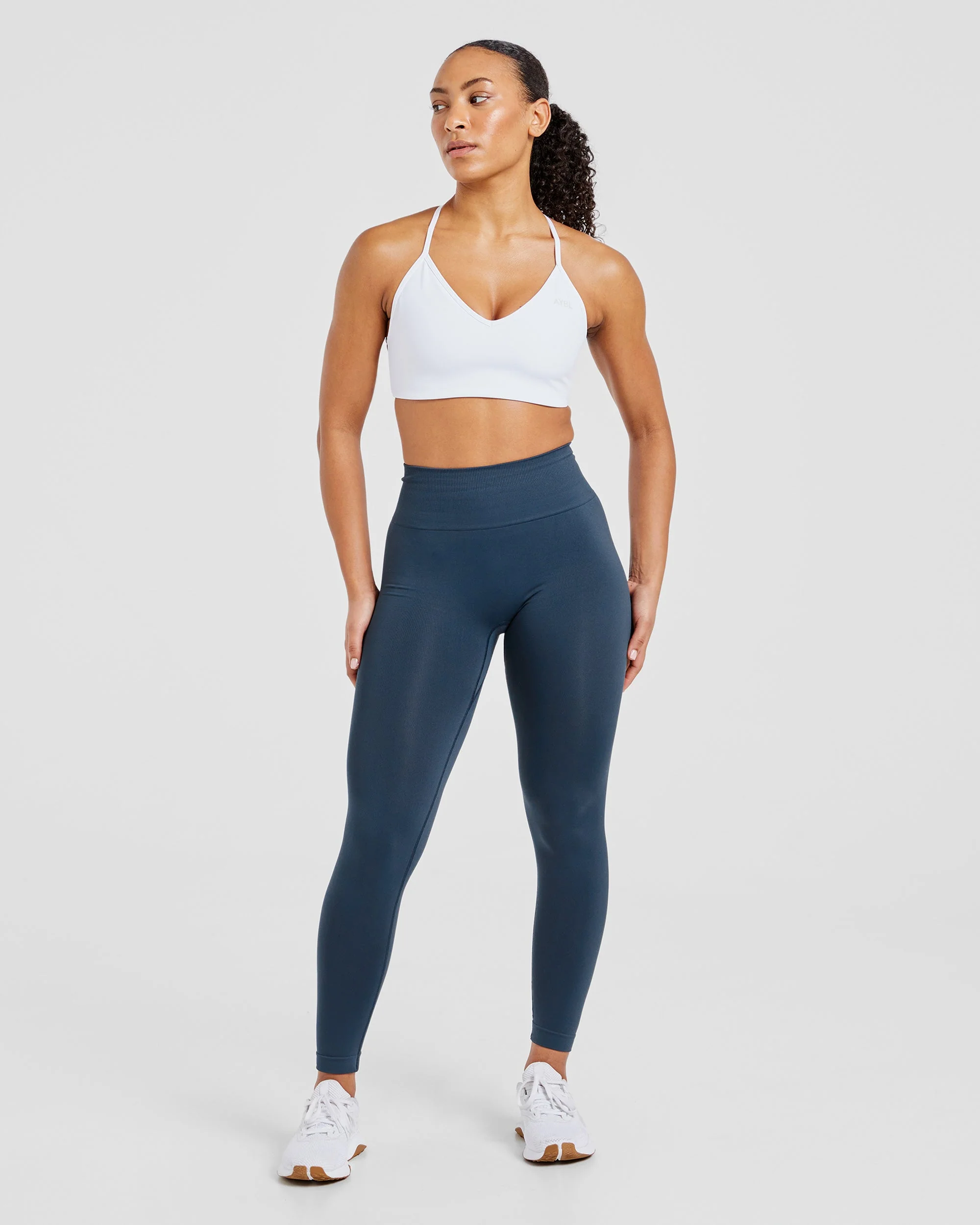 Essential Crossback Sports Bra - Blanc - Image 3