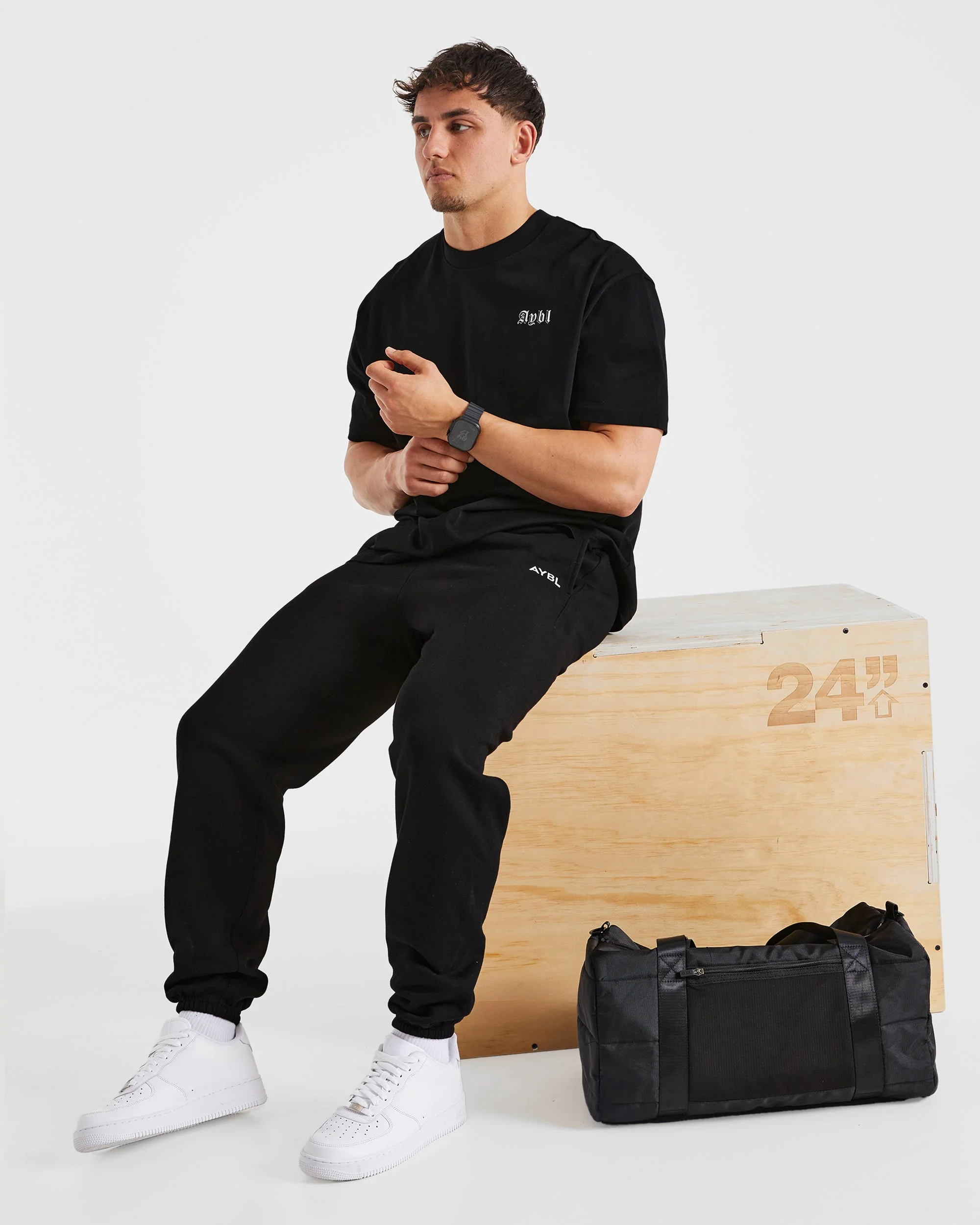 Essential Oversized Joggers - Noir - Image 7