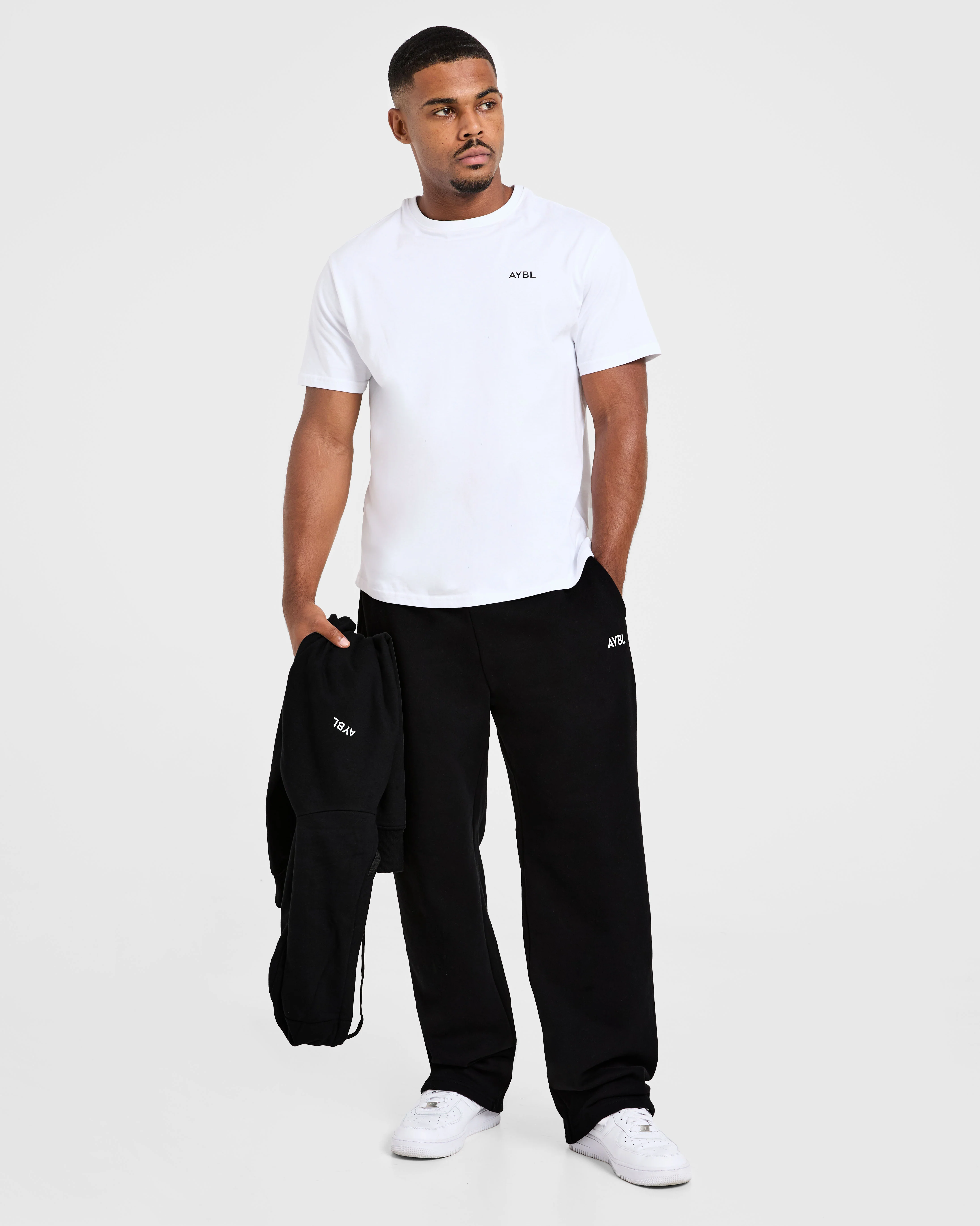 Essential Oversized Straight Leg Joggers - Noir - Image 8