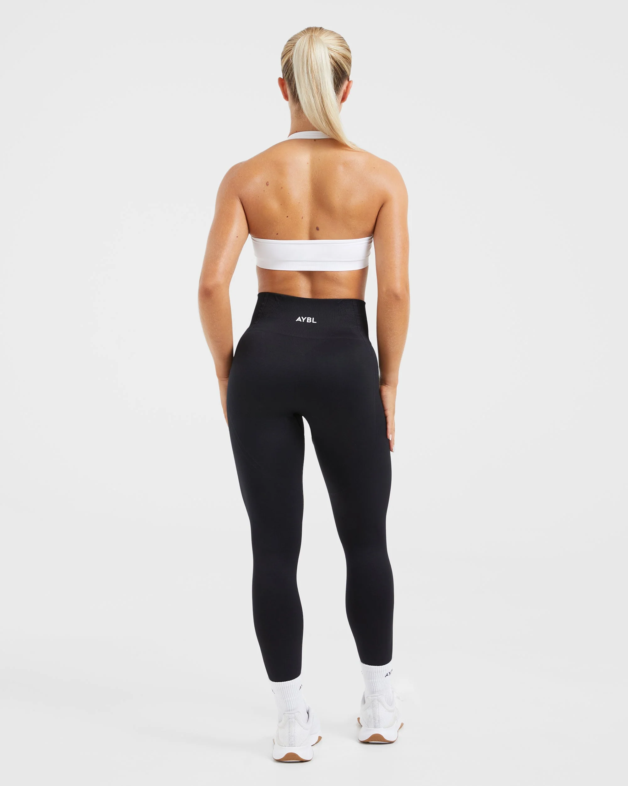 Essential Seamless Halterneck Sports Bra - Blanc - Image 4