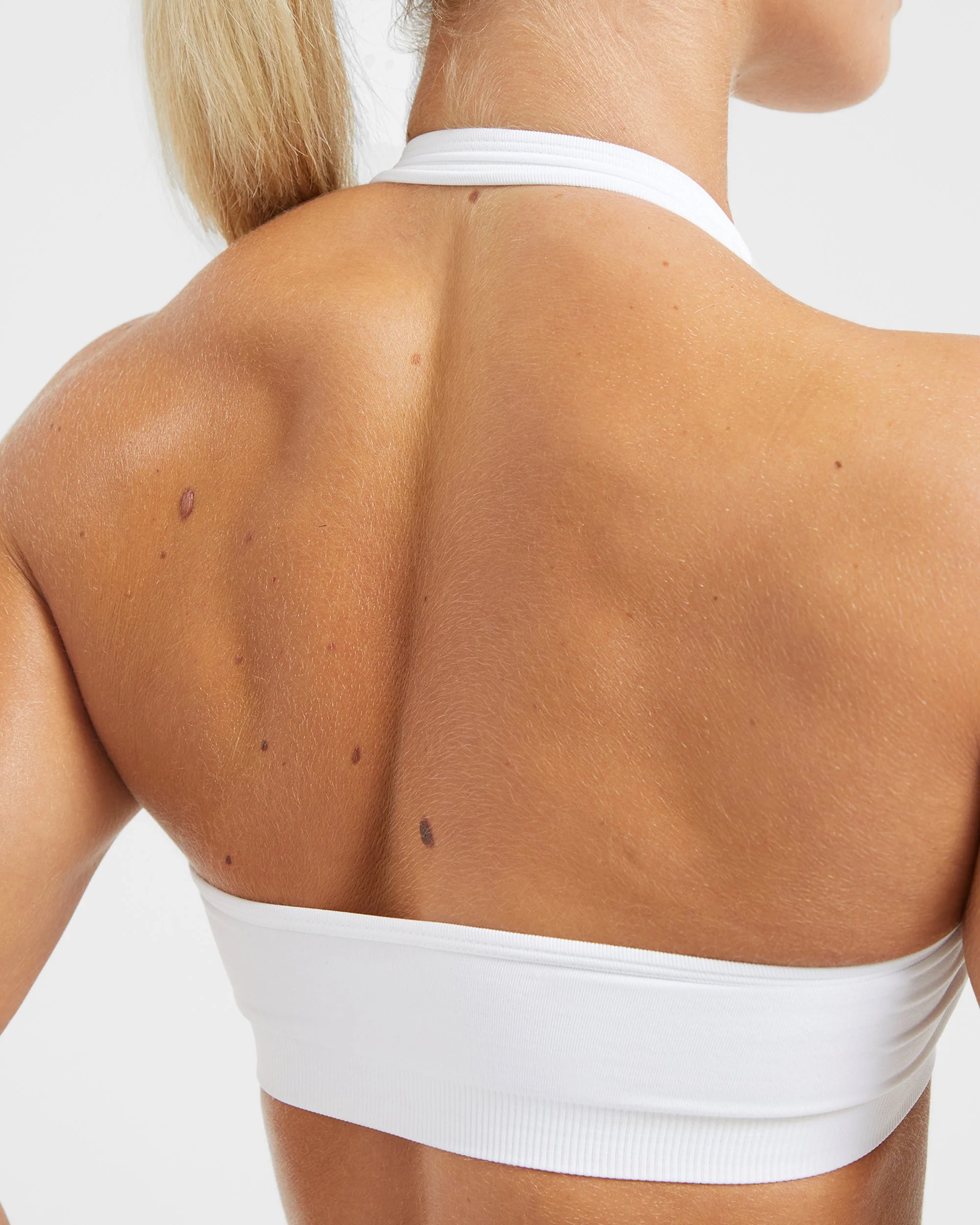 Essential Seamless Halterneck Sports Bra - Blanc - Image 6