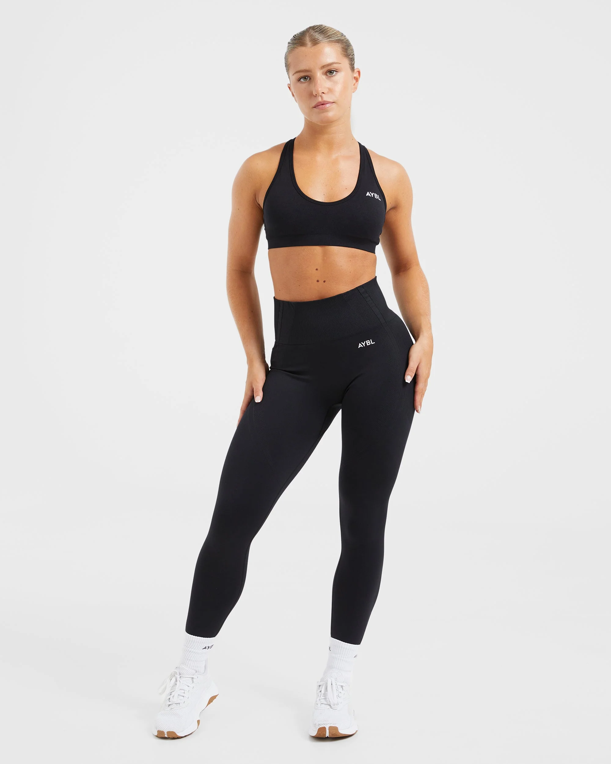 Essential Seamless Racer Back Sports Bra - Noir - Image 3
