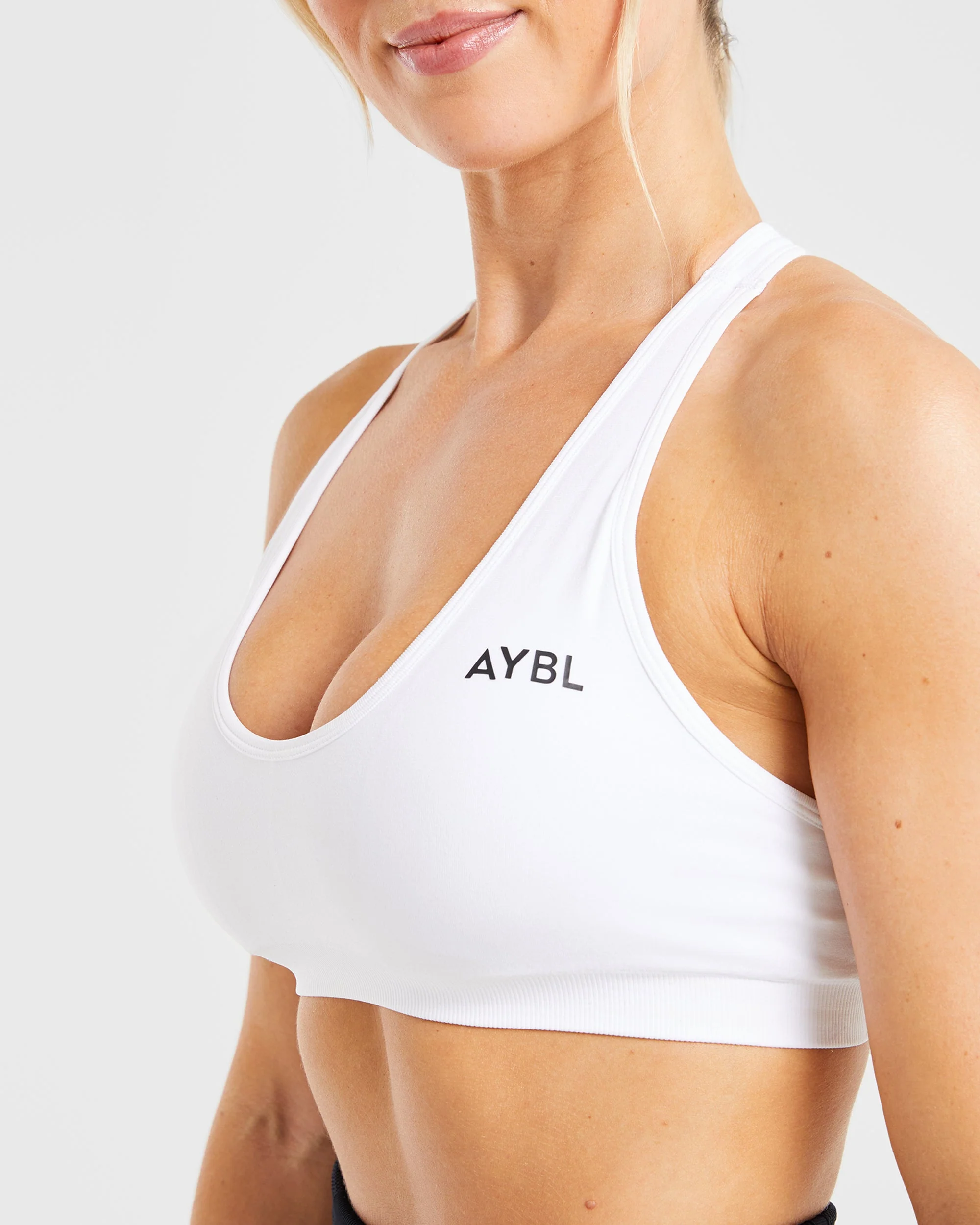 Essential Seamless Racer Back Sports Bra - Blanc - Image 5