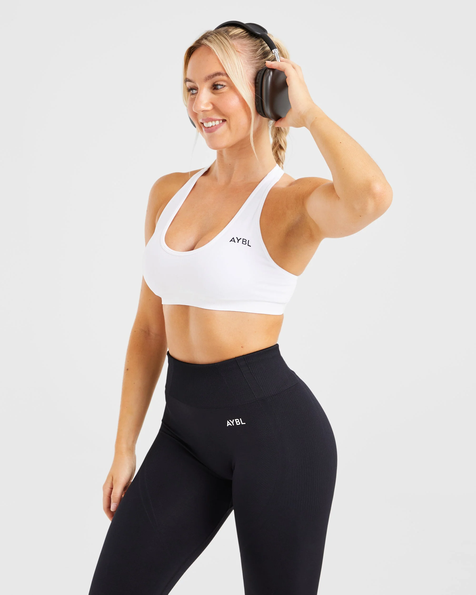 Essential Seamless Racer Back Sports Bra - Blanc - Image 8