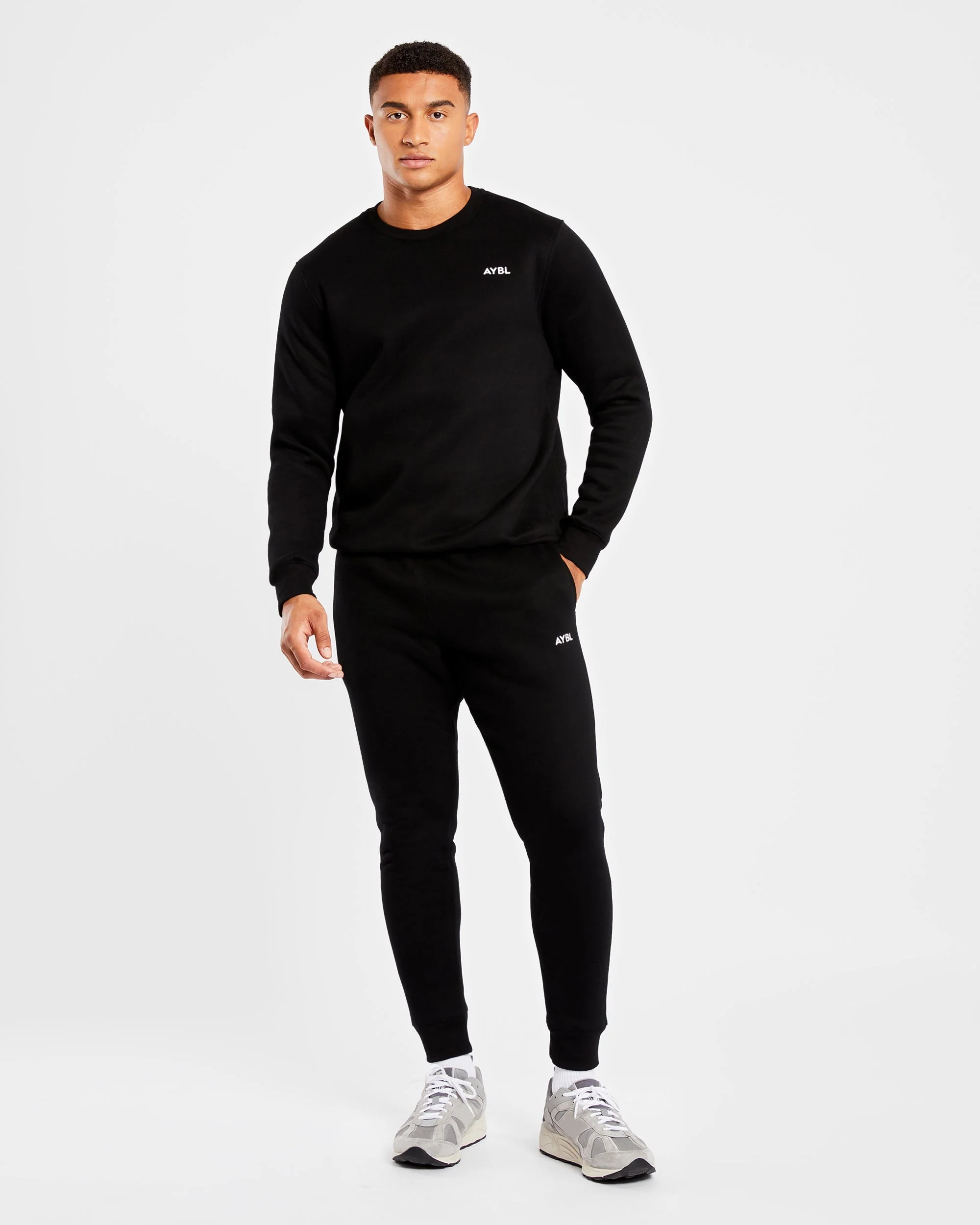 Essential Sweater - Noir - Image 3