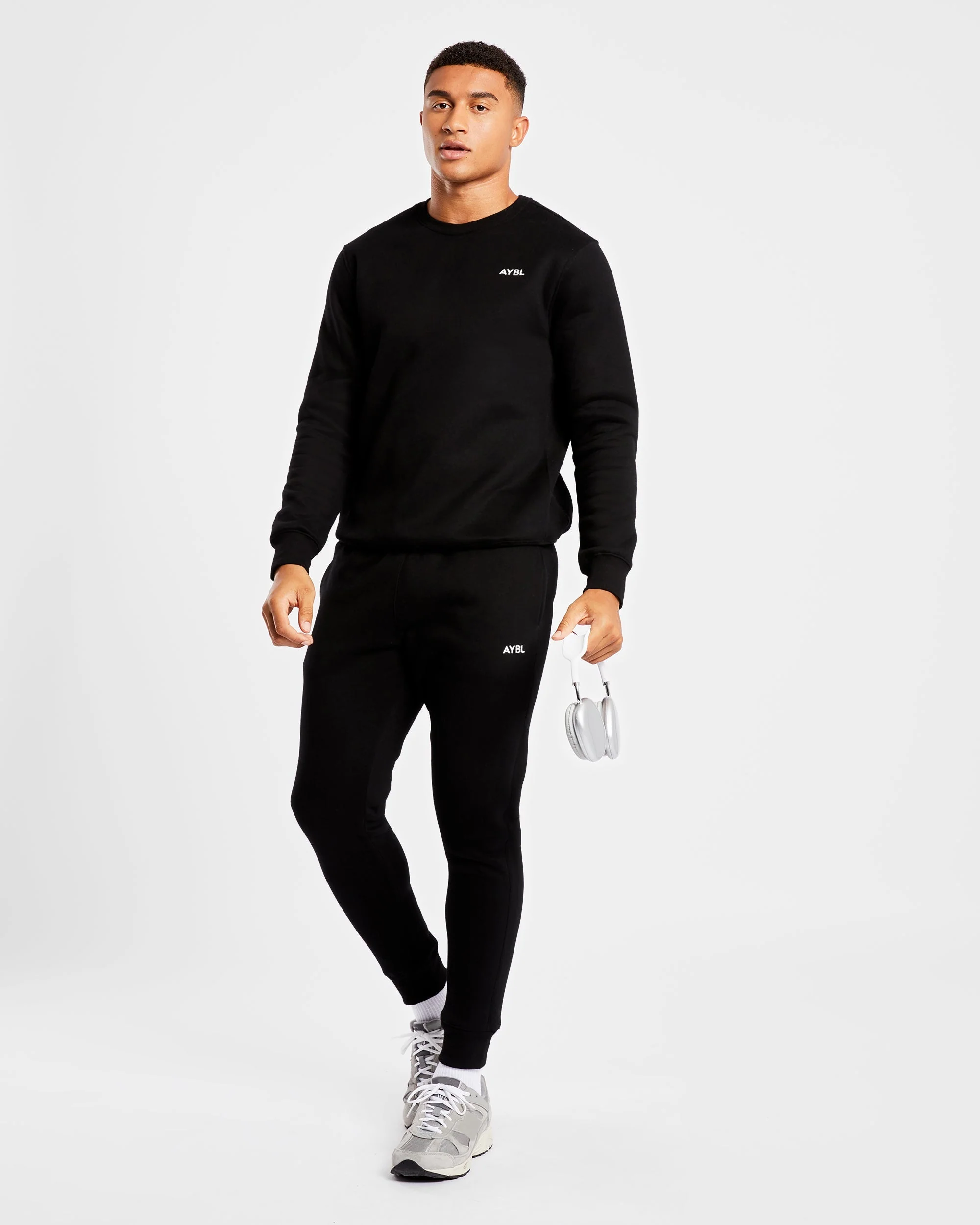 Essential Sweater - Noir - Image 7
