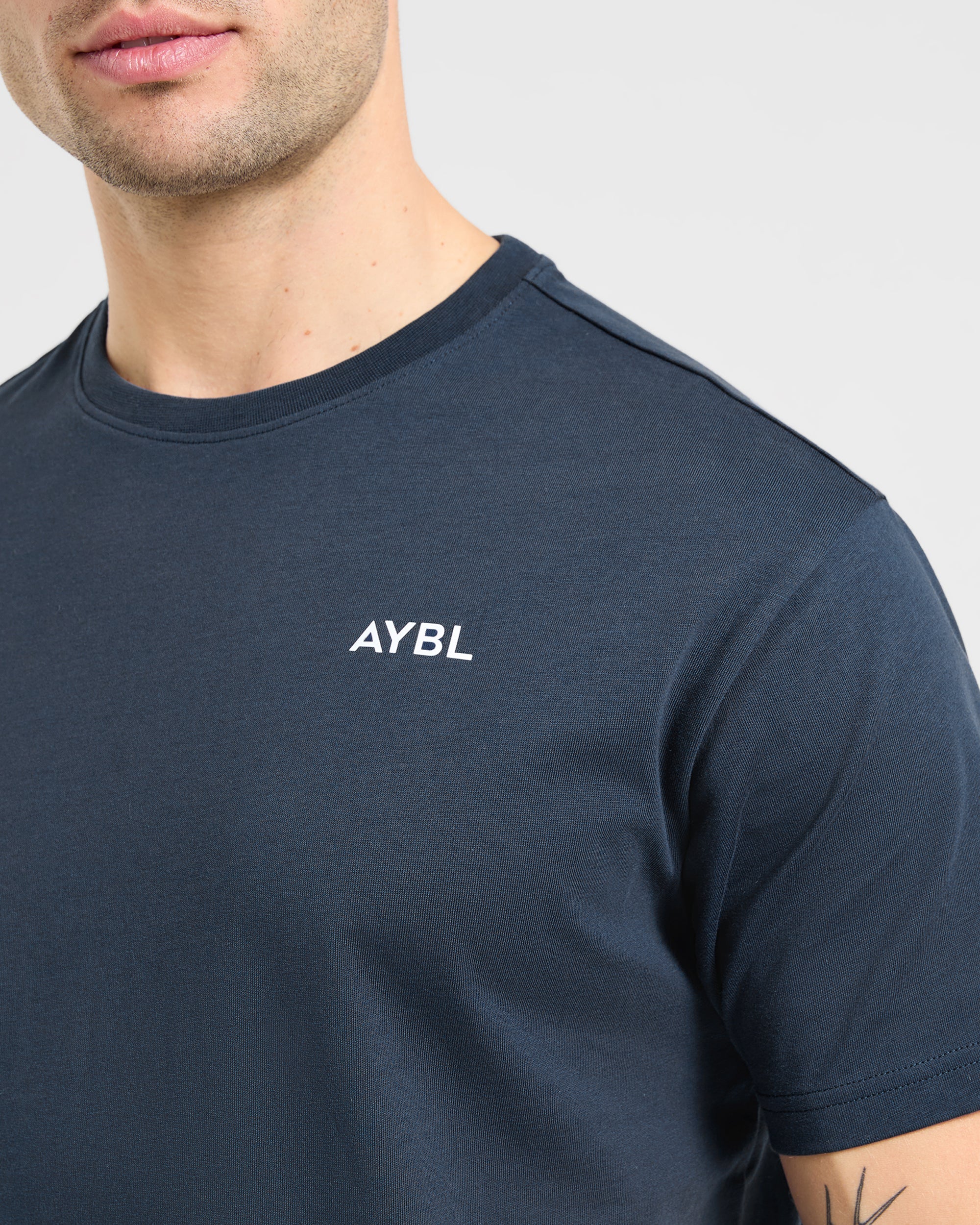 Essential T Shirt - Navy Bleu - Image 6