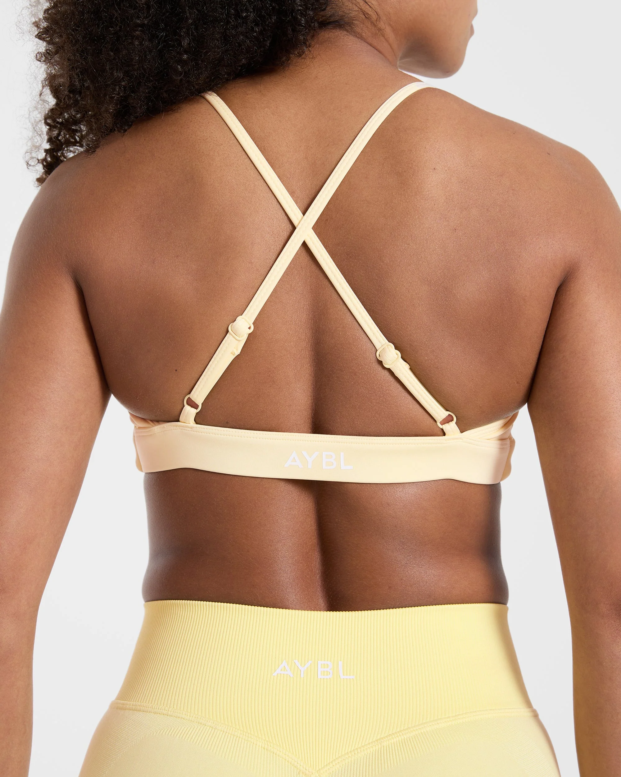 Essential Twist Crossback Sports Bra - Jaune - Image 6
