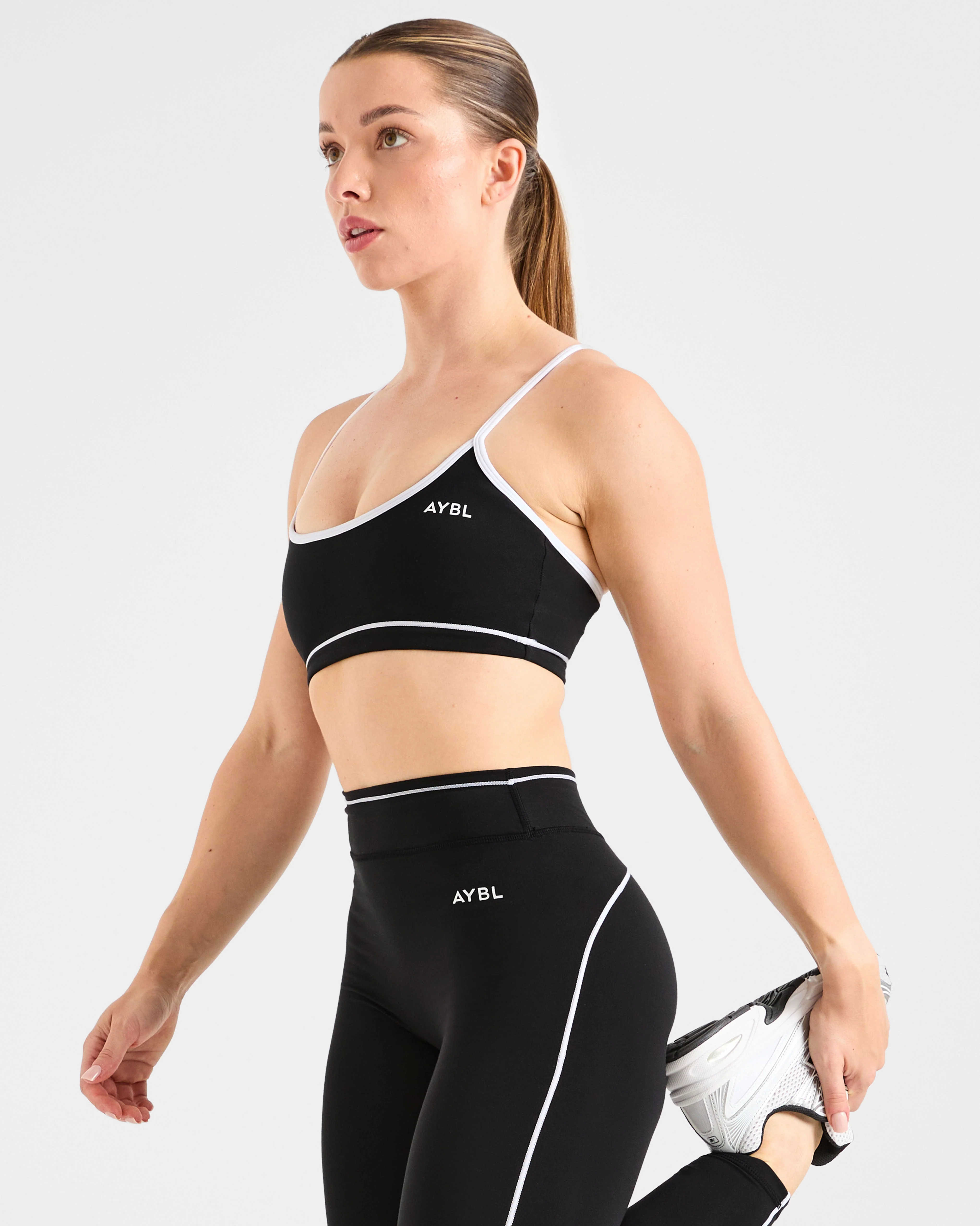 Form Sports Bra - Noir - Image 8