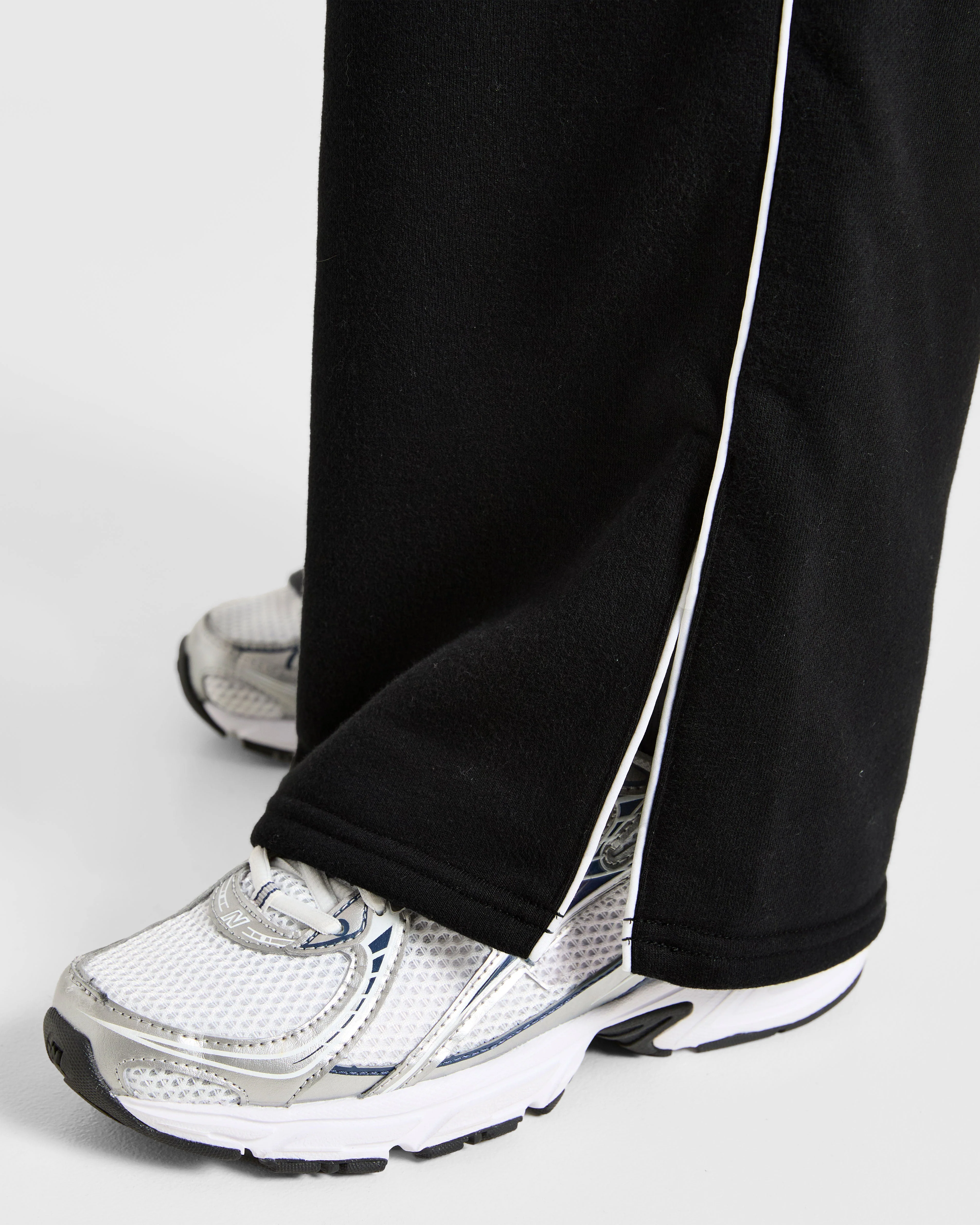 Form Straight Leg Joggers - Noir - Image 6