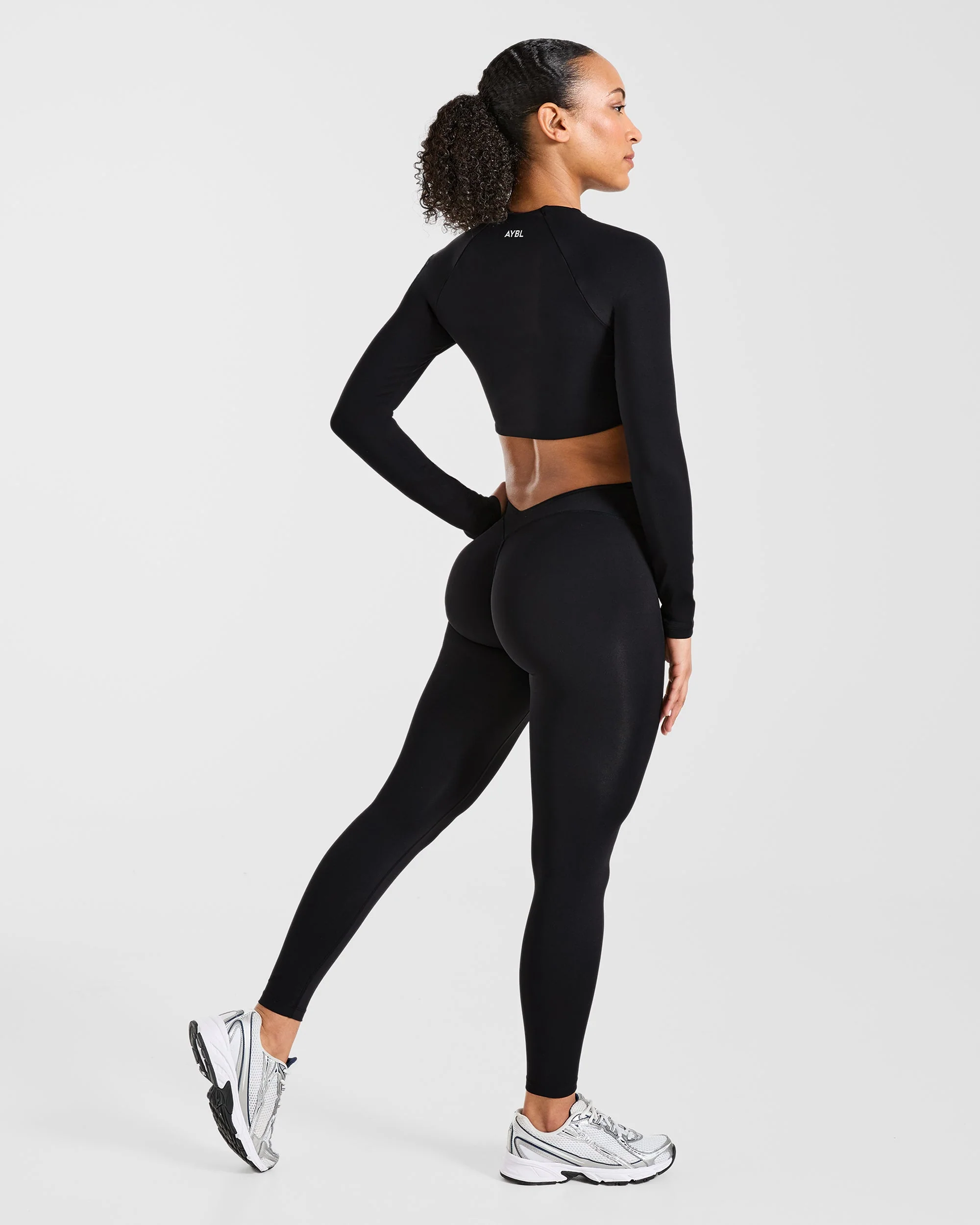 Physique Long Sleeve Crop Top - Noir - Image 4
