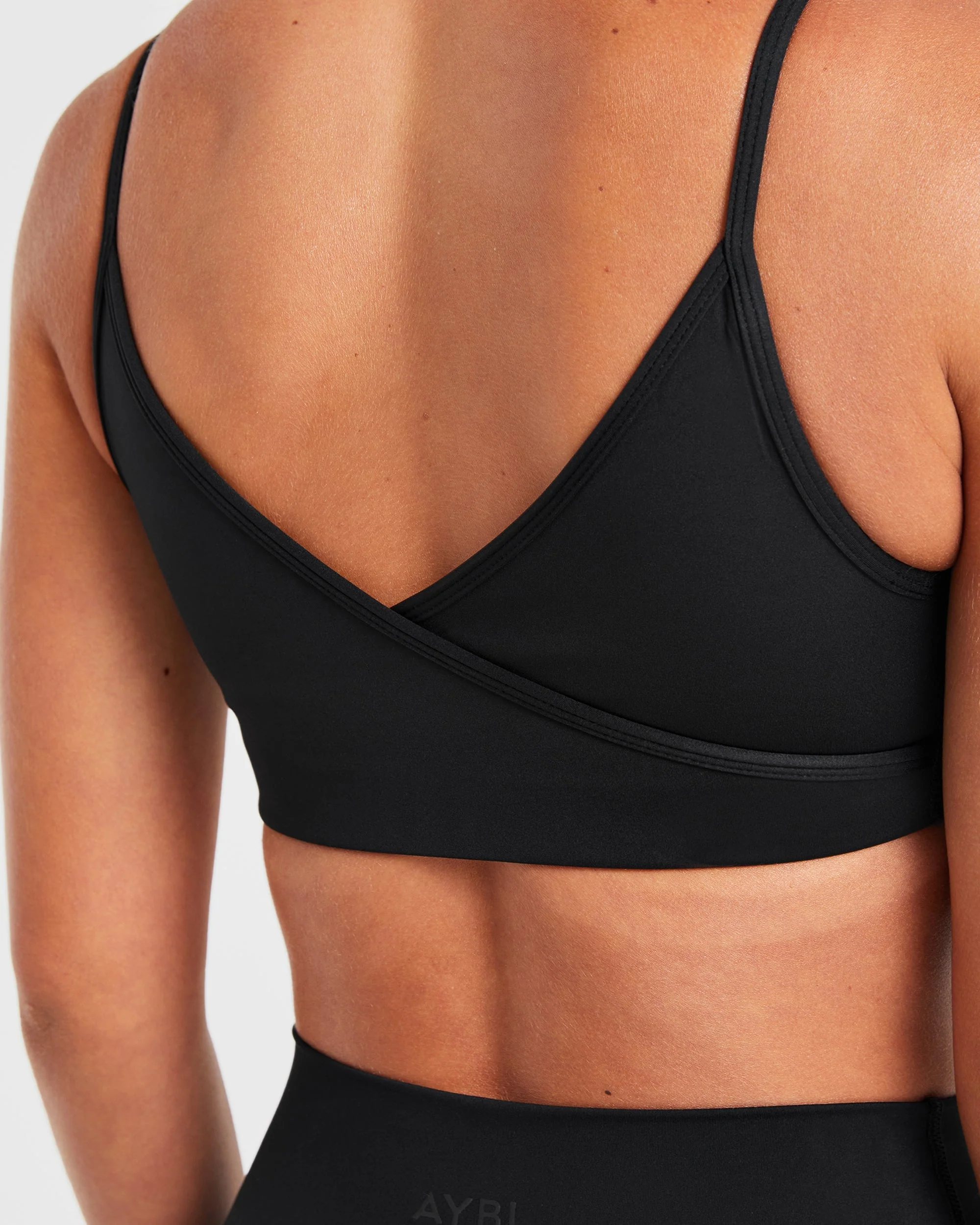 Sculpt Wrap Sports Bra - Noir - Image 6