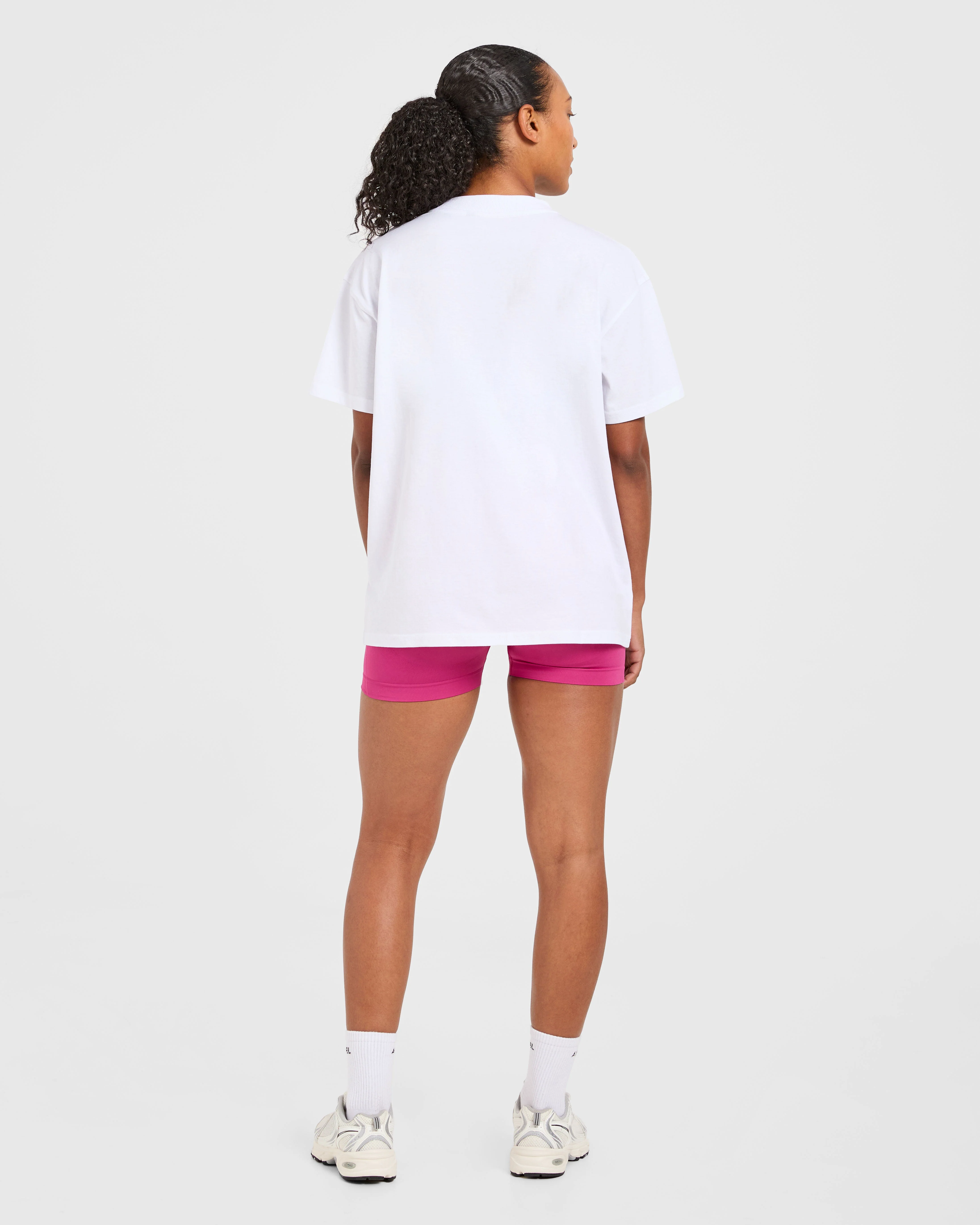 Sports Club Gothic Oversized T Shirt - Blanc/Rose - Image 4