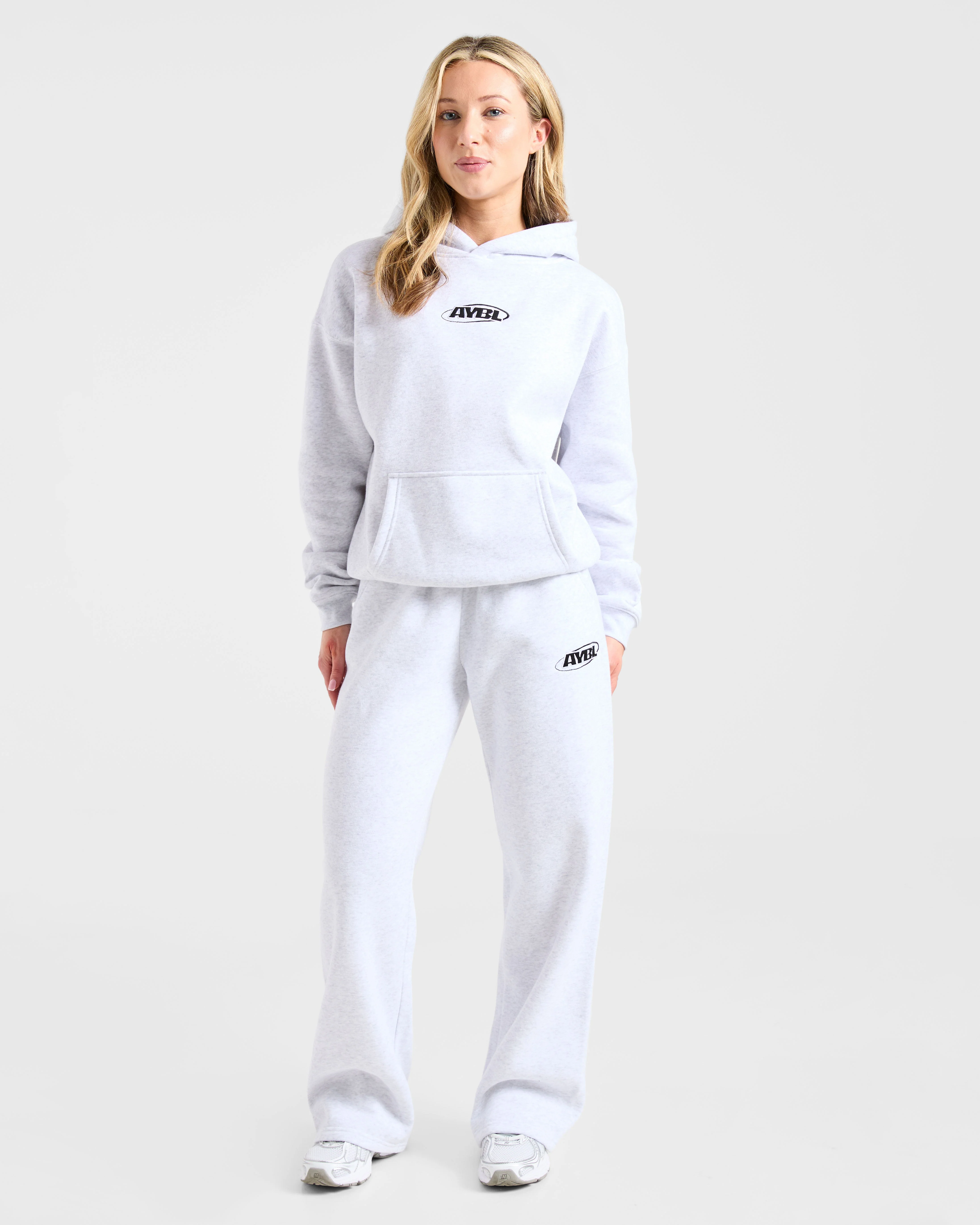 Sports Essentials Oversized Straight Leg Joggers - Heather Gris/Noir - Image 3