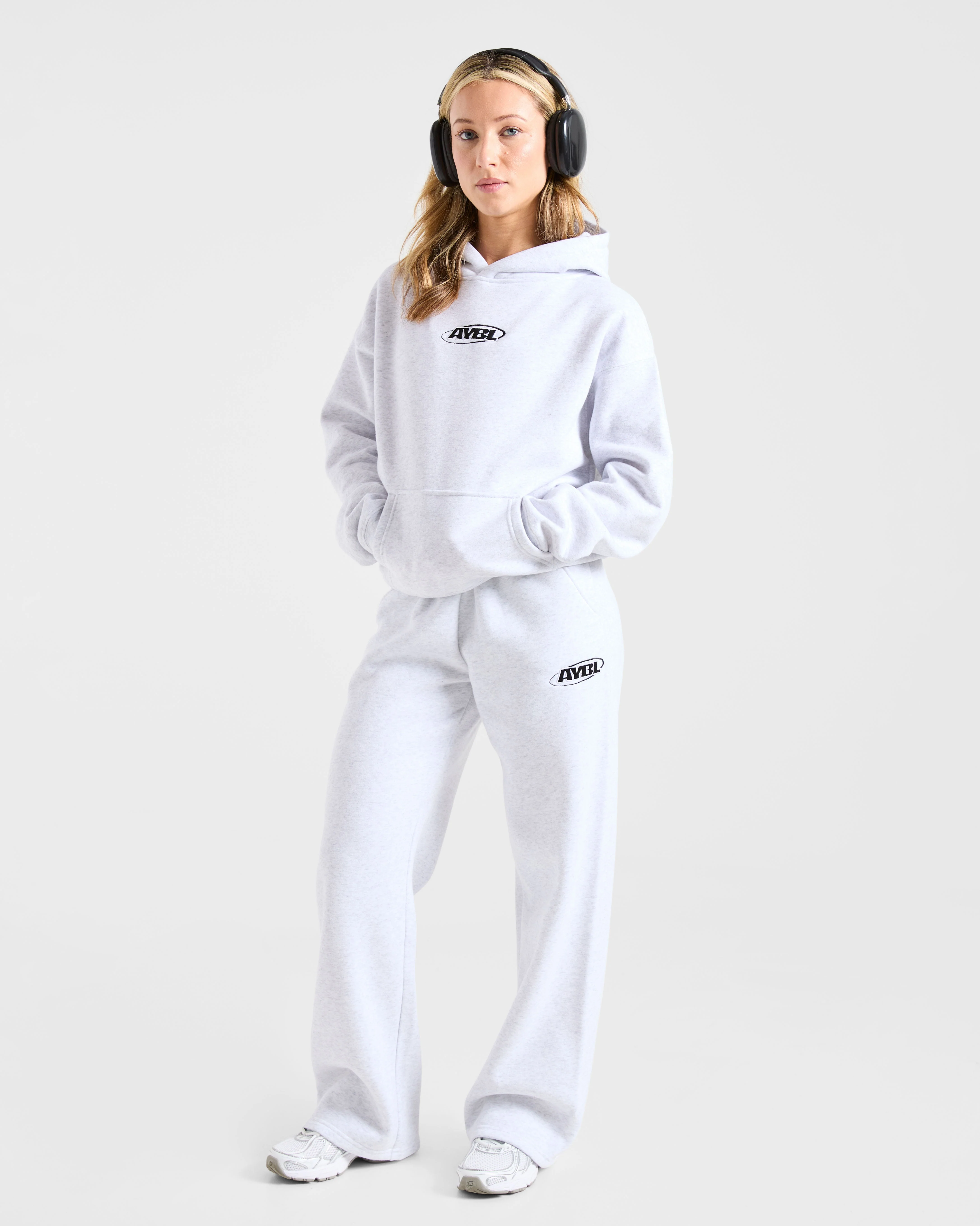 Sports Essentials Oversized Straight Leg Joggers - Heather Gris/Noir - Image 8