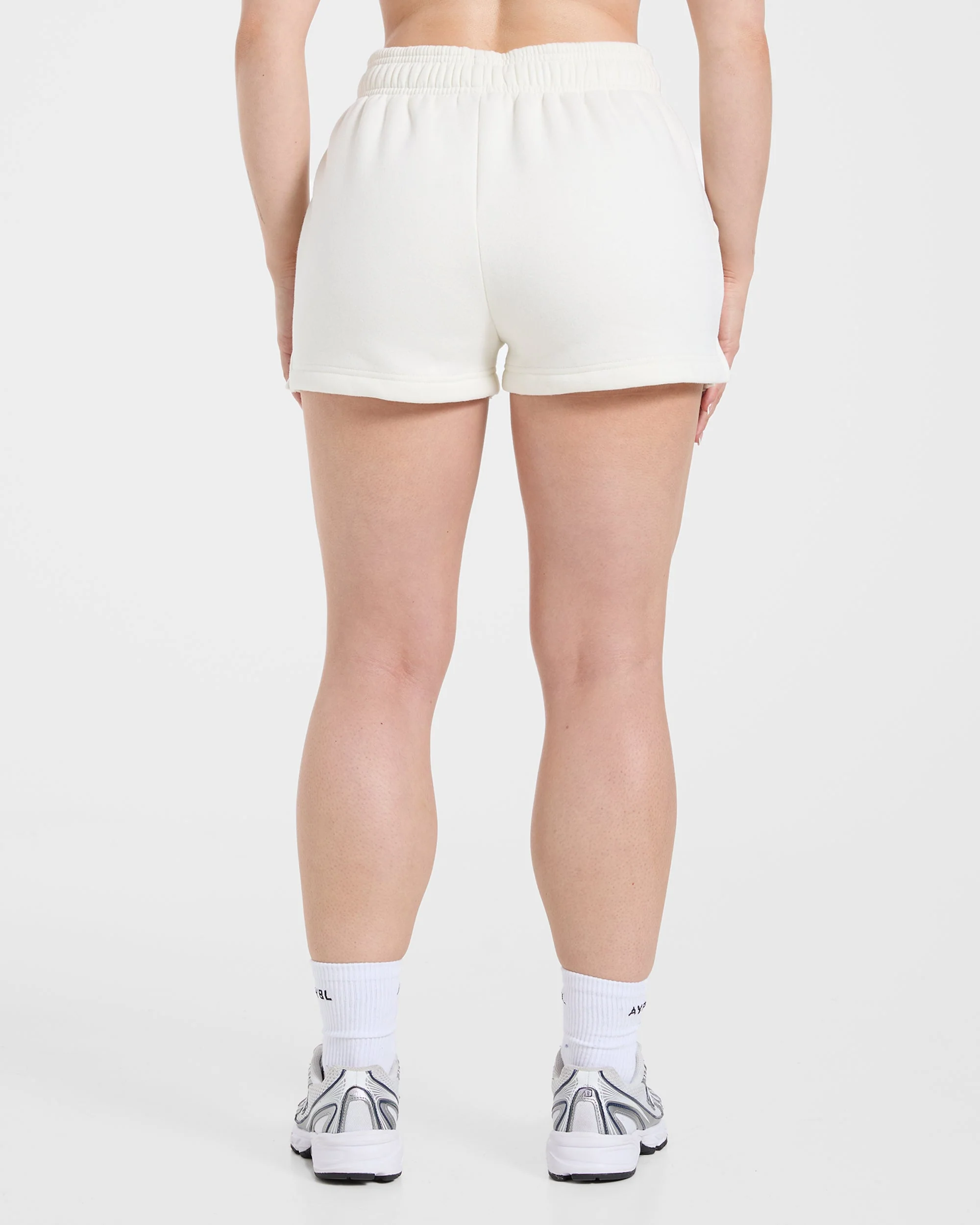 Sports Society Oversized Shorts - Off Blanc - Image 2