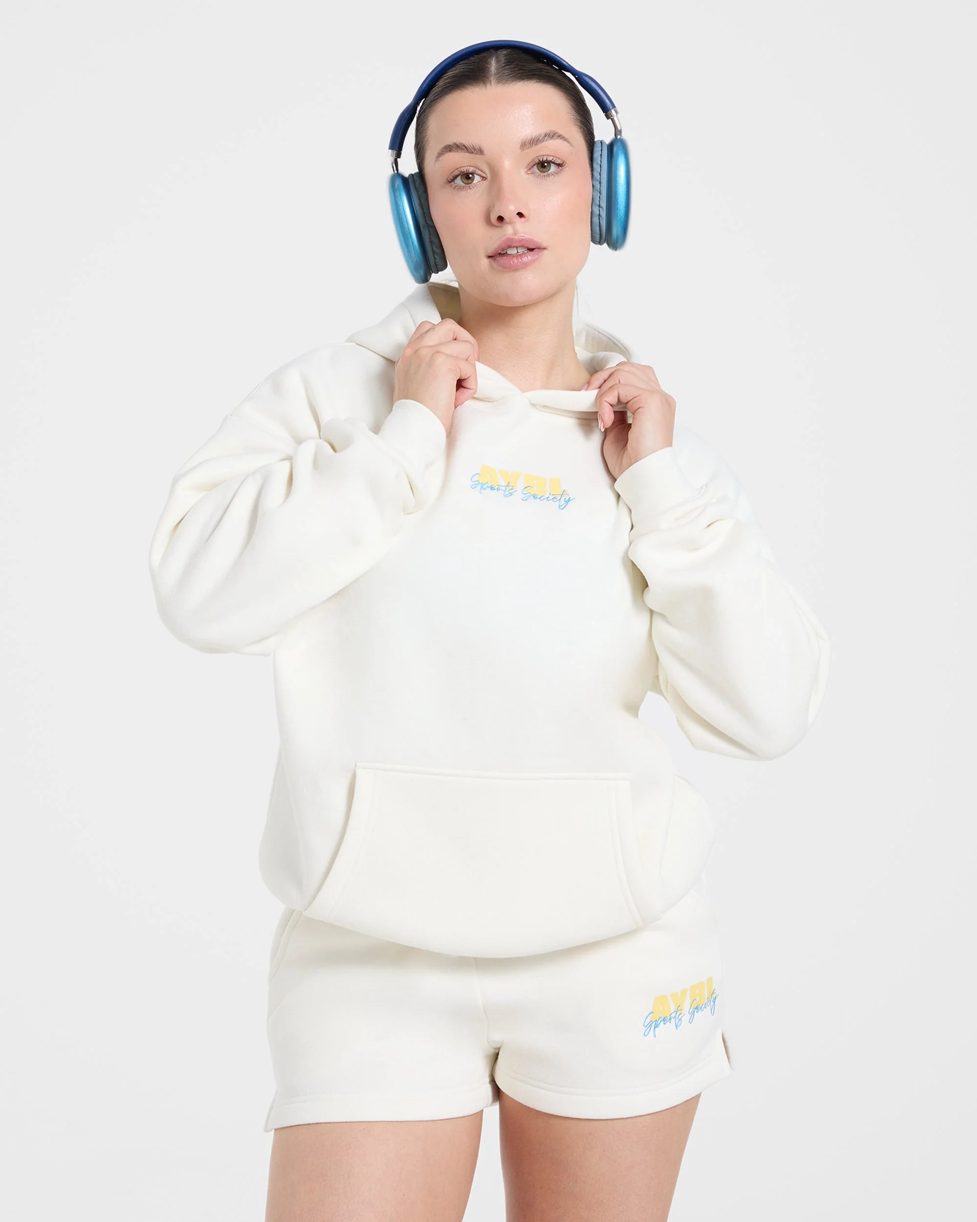 Sports Society Oversized Shorts - Off Blanc - Image 7
